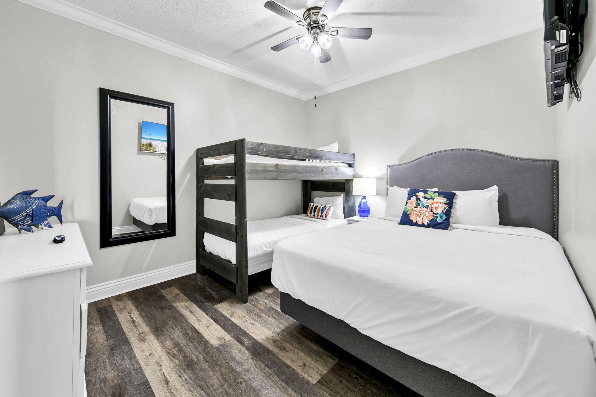 EMERALD GRANDE - Residential