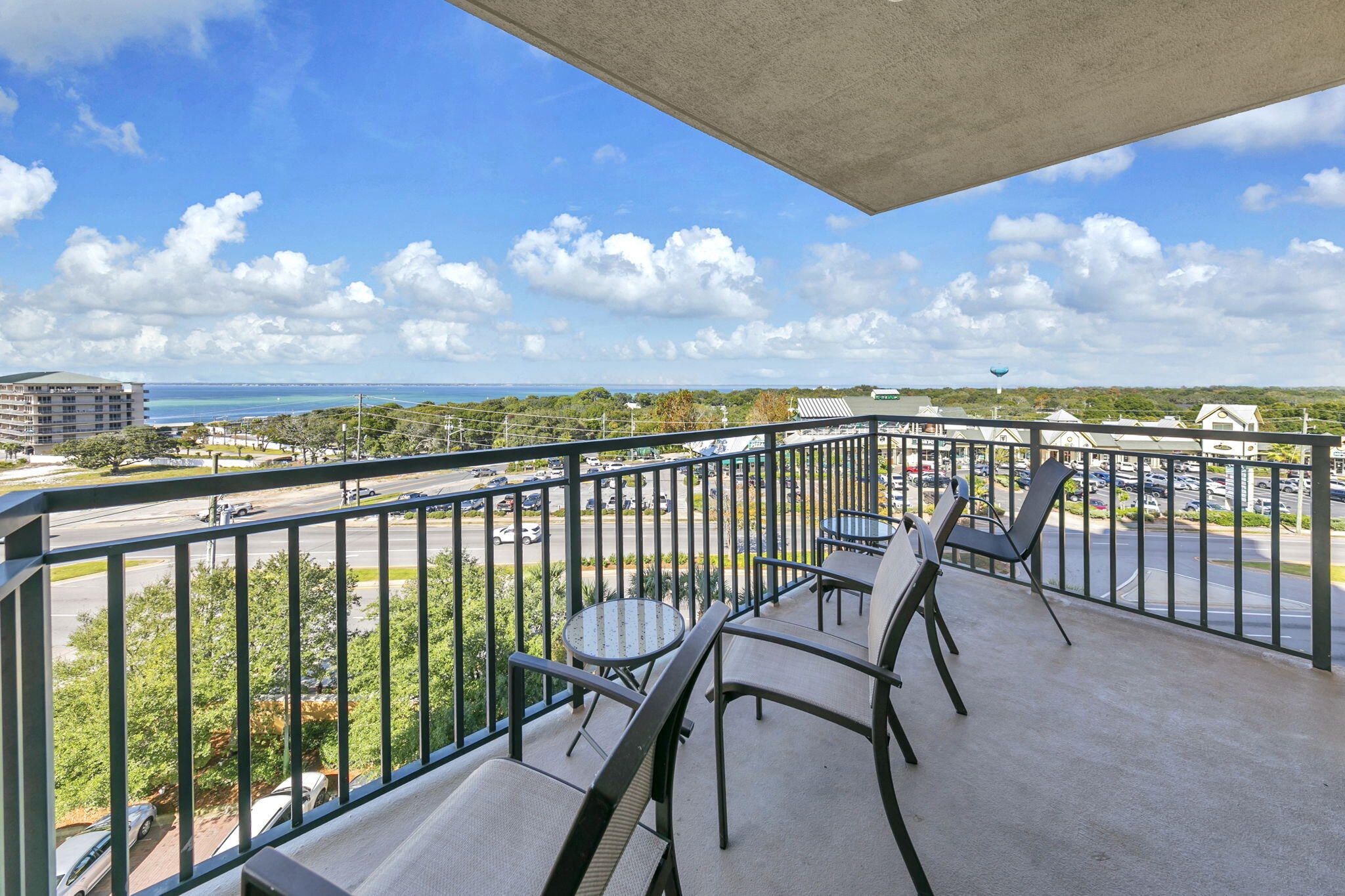 EMERALD GRANDE - Residential