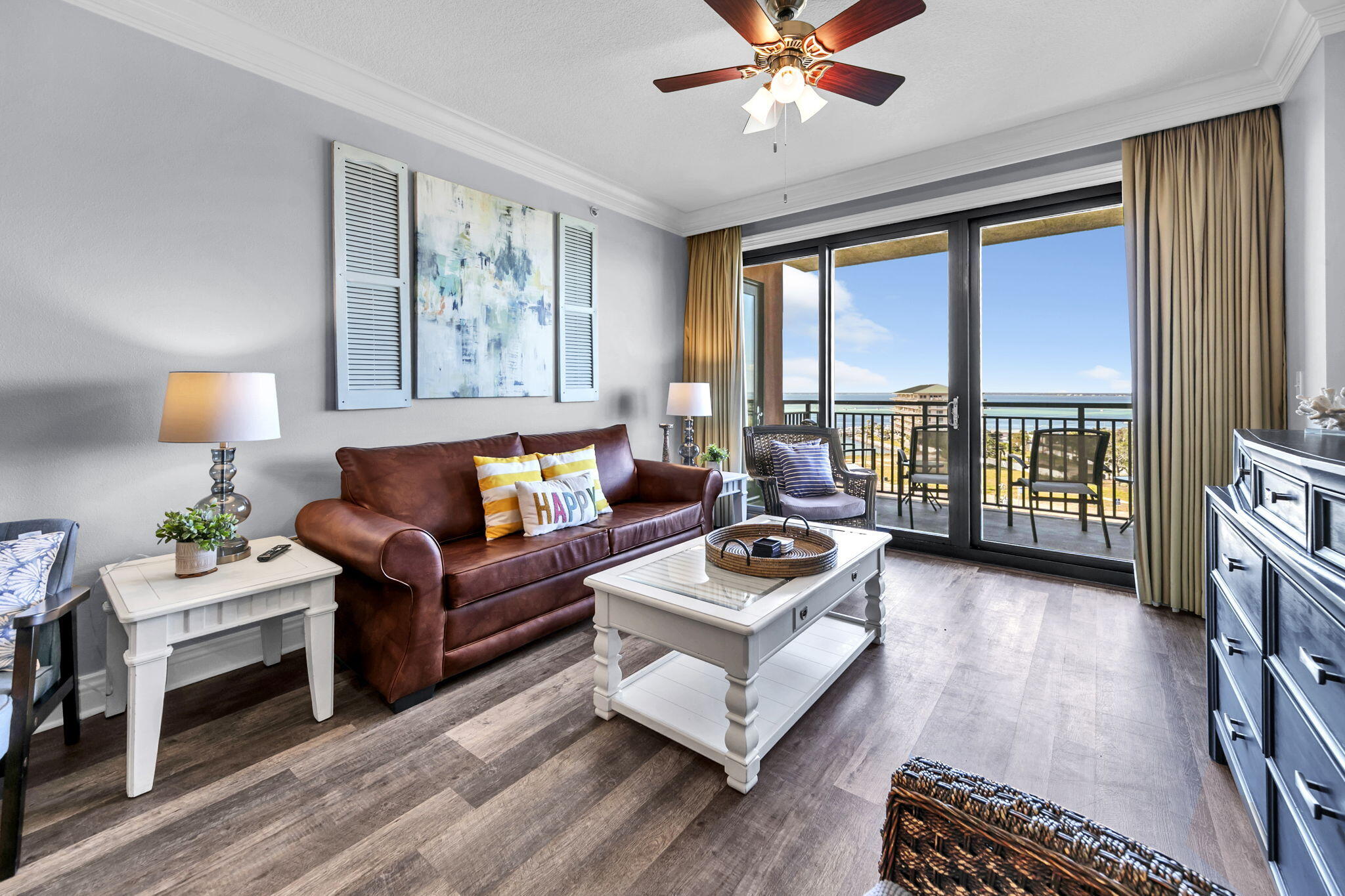 EMERALD GRANDE - Residential