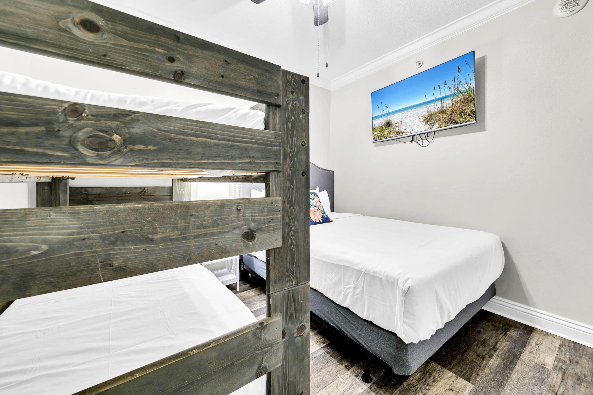 EMERALD GRANDE - Residential