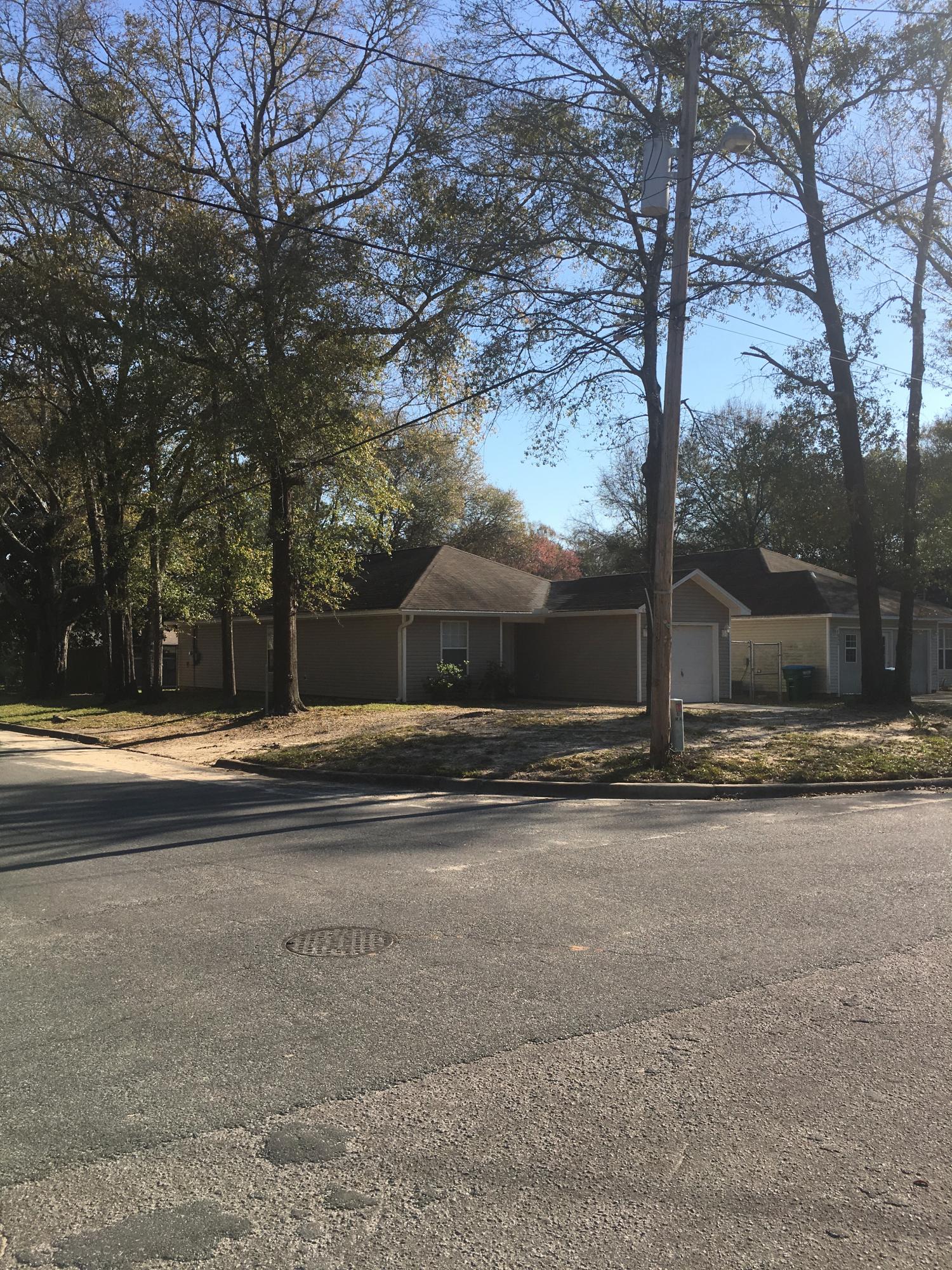 TOWN OF CRESTVIEW - Residential