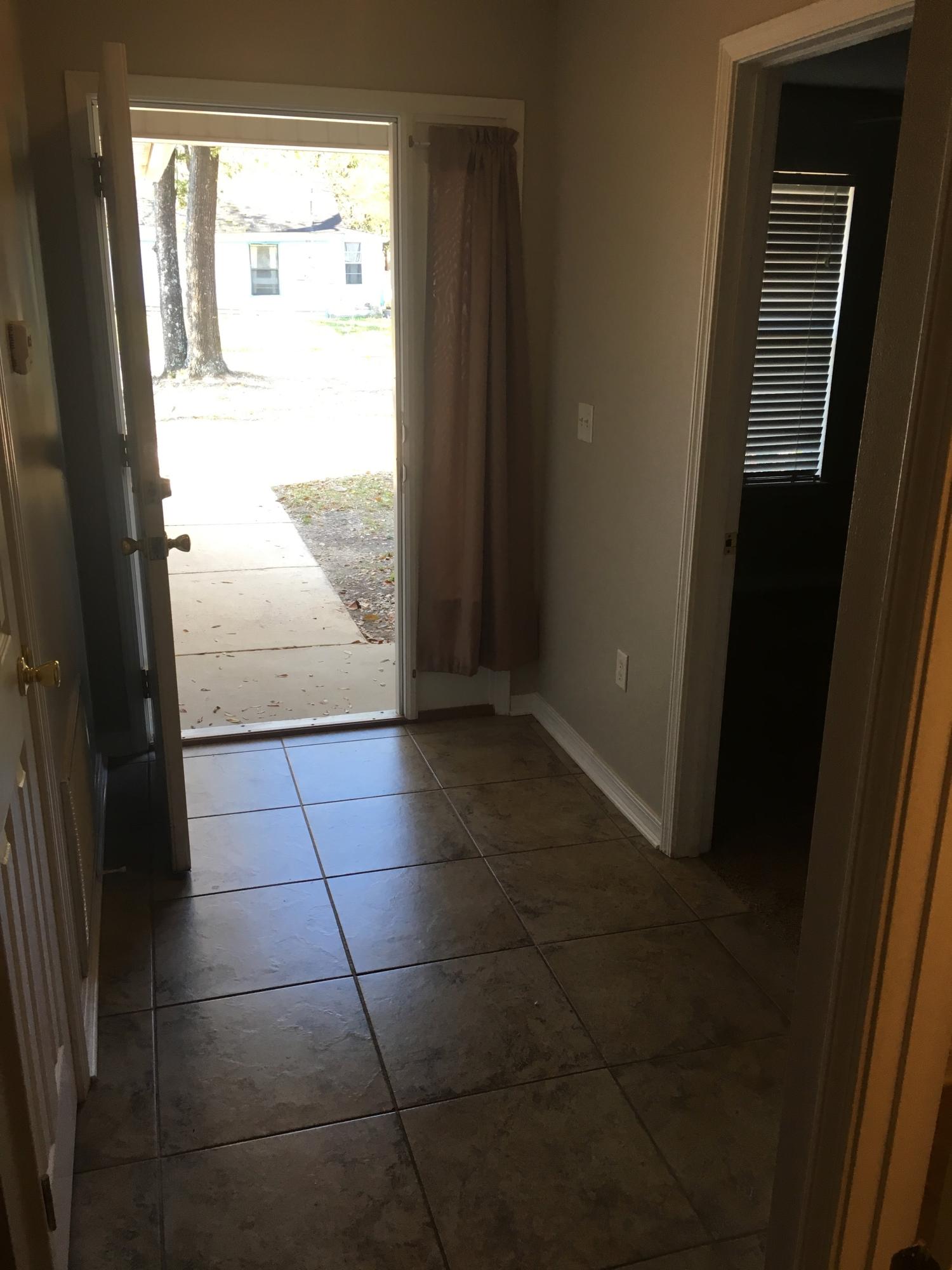 TOWN OF CRESTVIEW - Residential