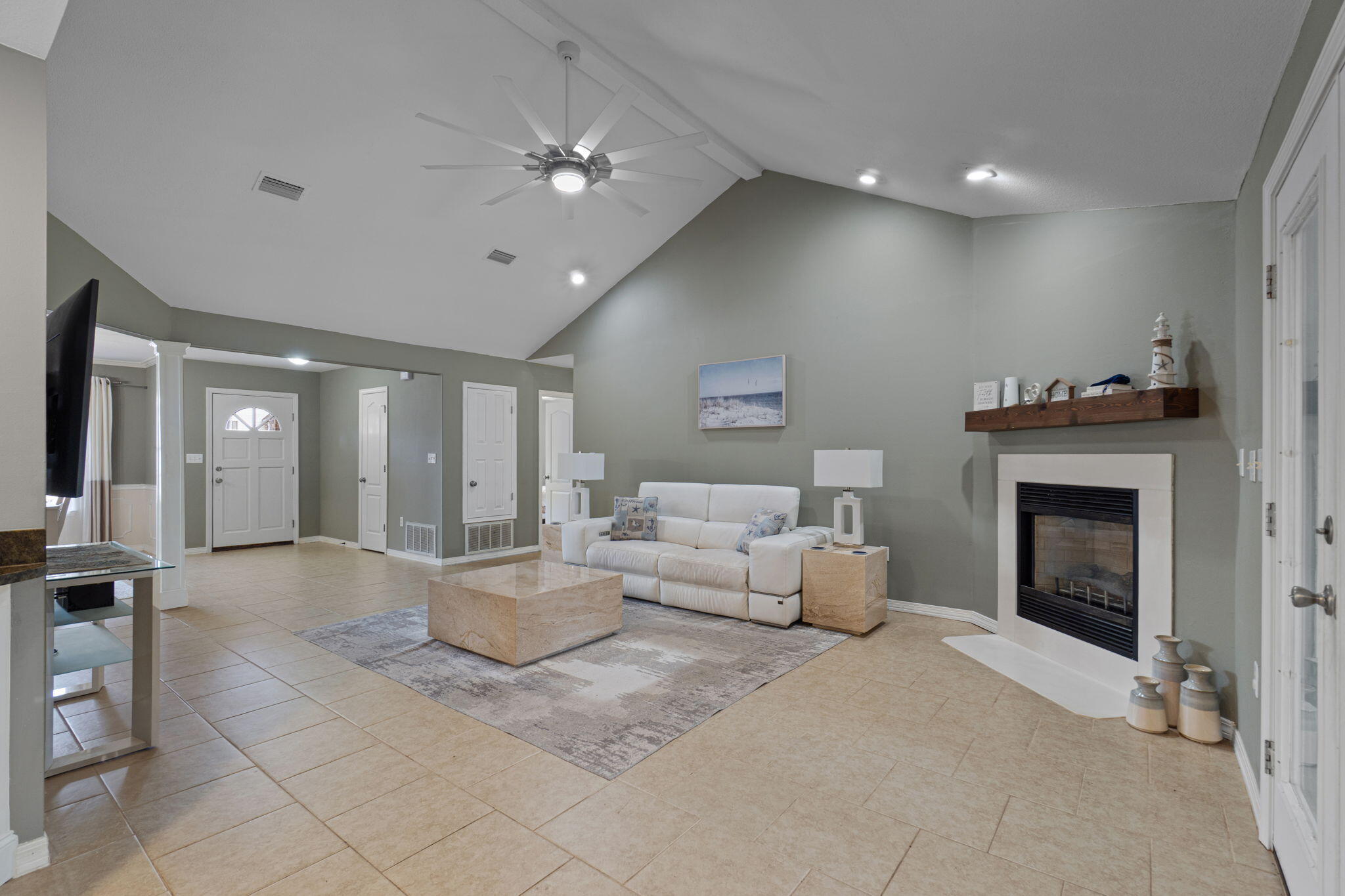 LAKESIDE EAST - Residential