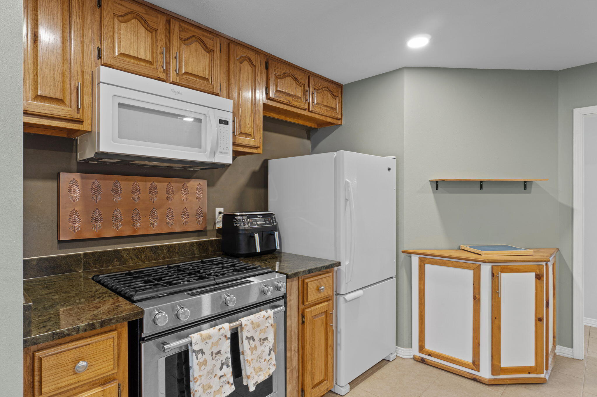 LAKESIDE EAST - Residential