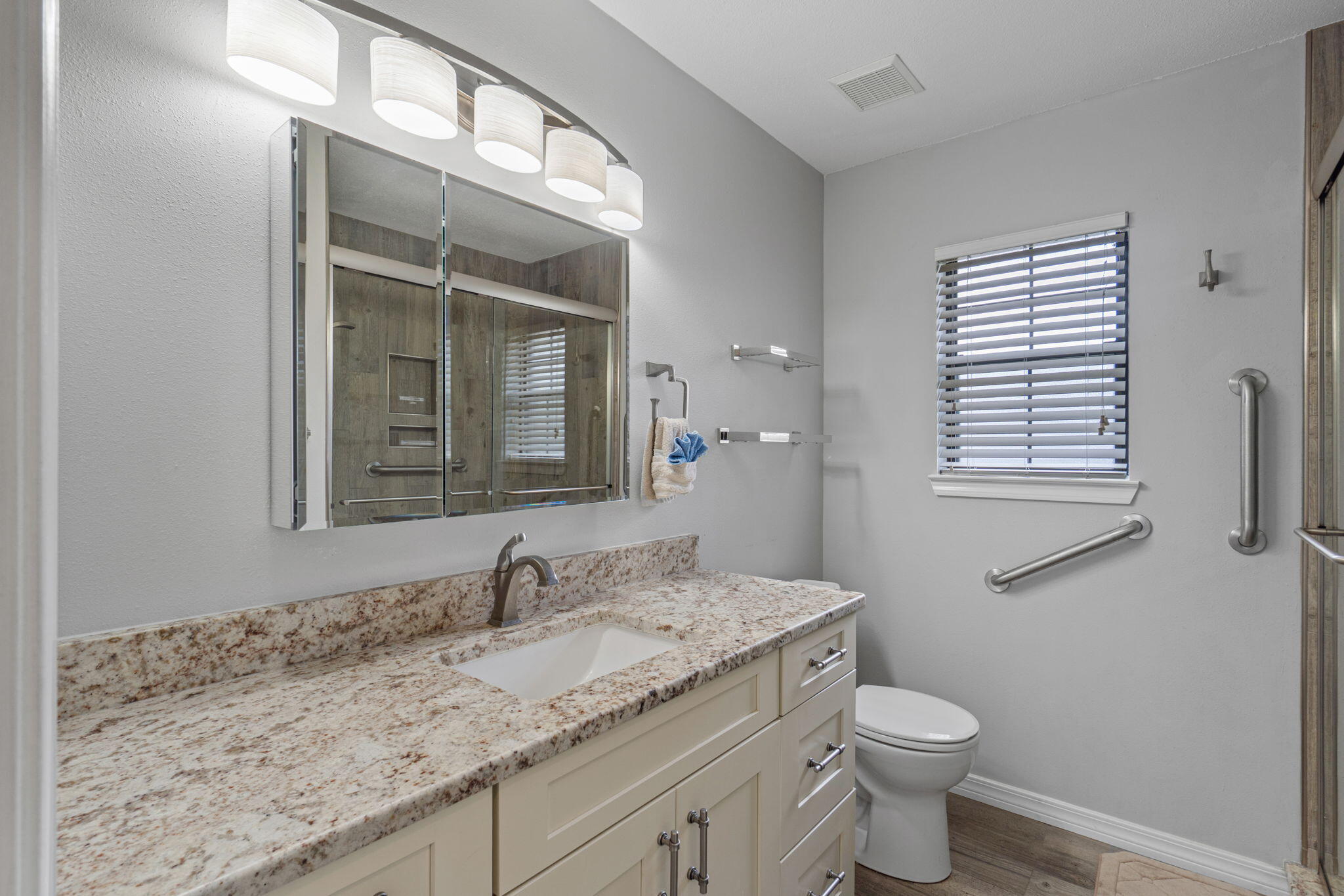 LAKESIDE EAST - Residential