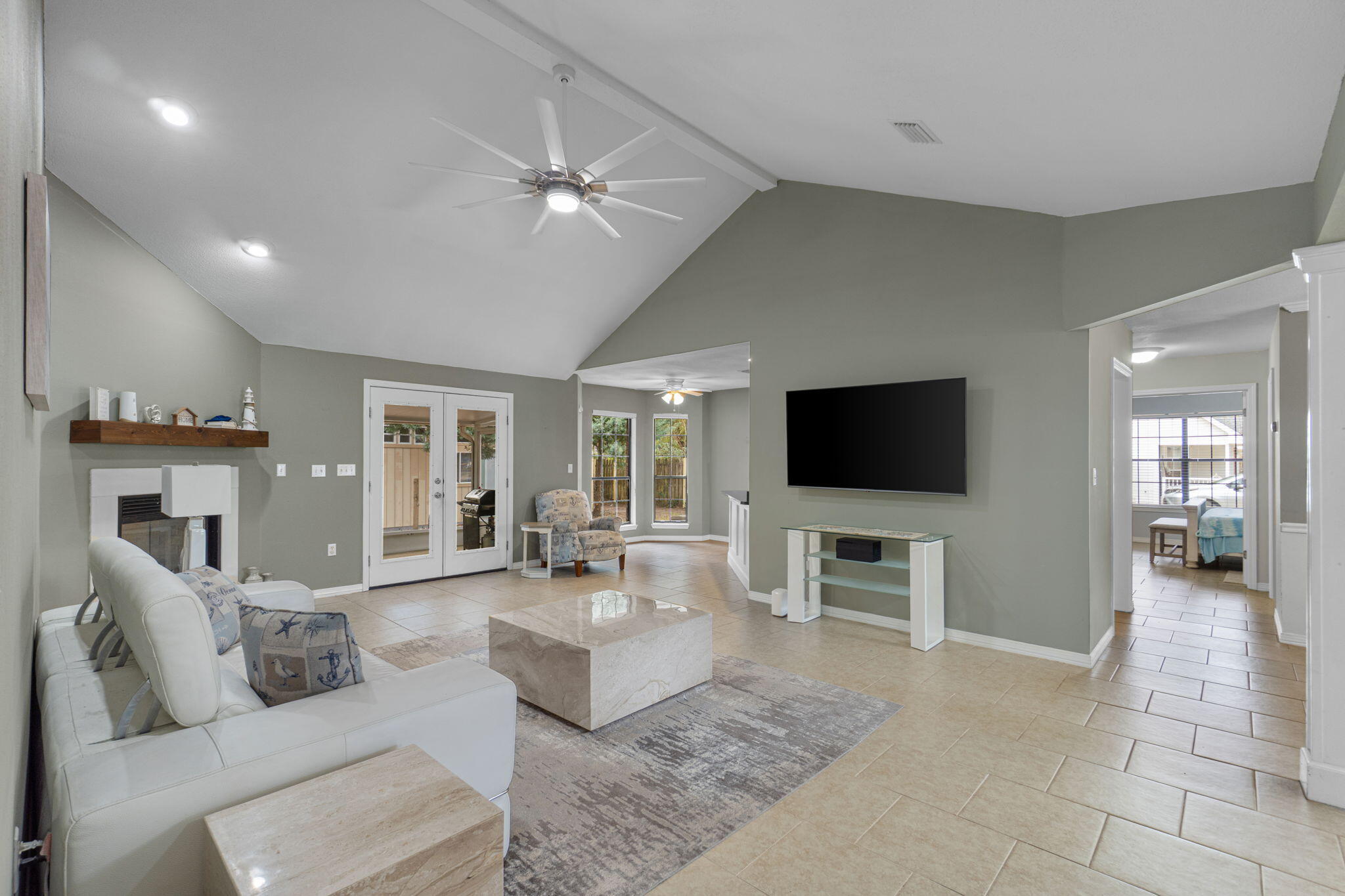 LAKESIDE EAST - Residential