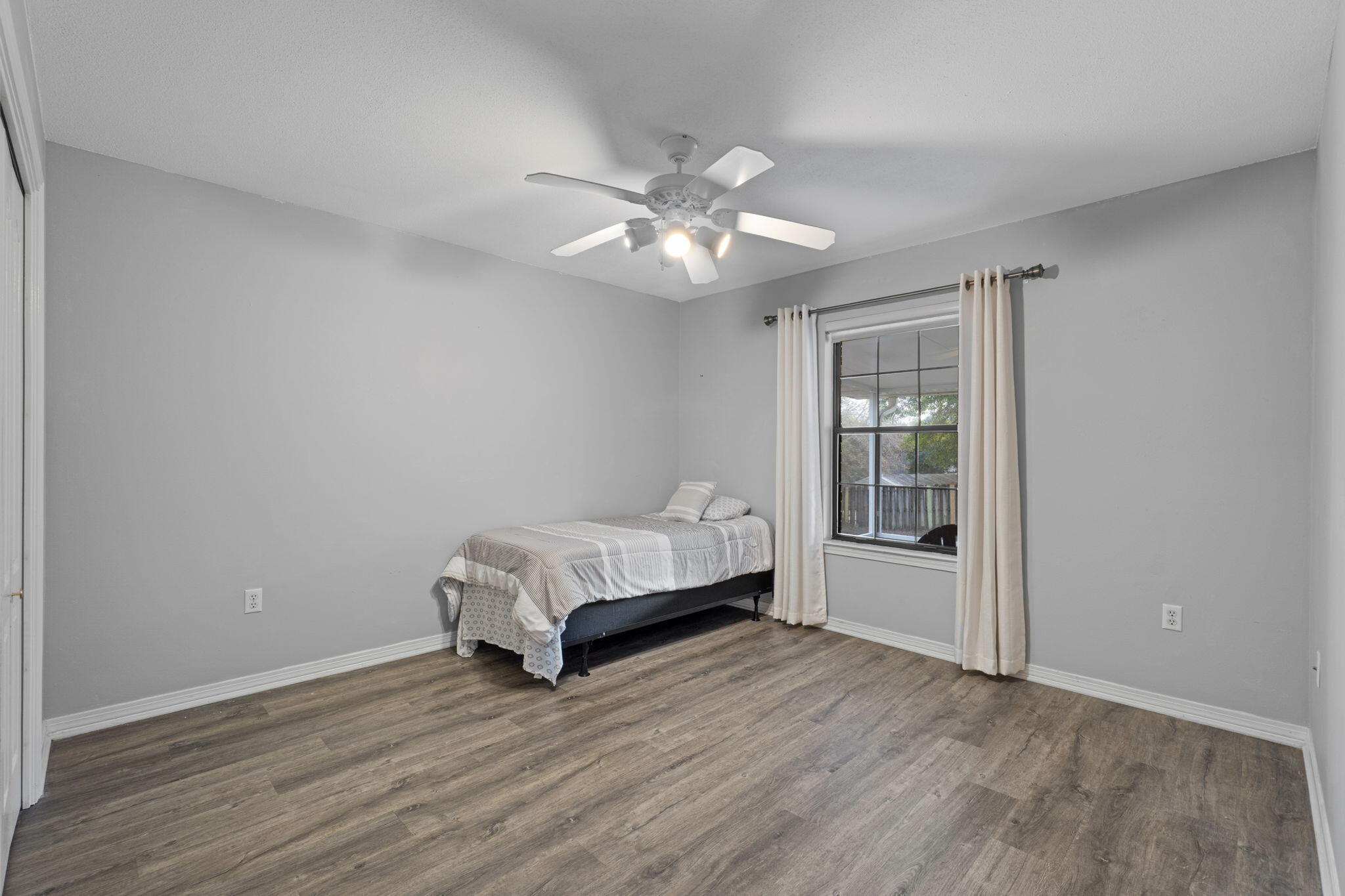 LAKESIDE EAST - Residential