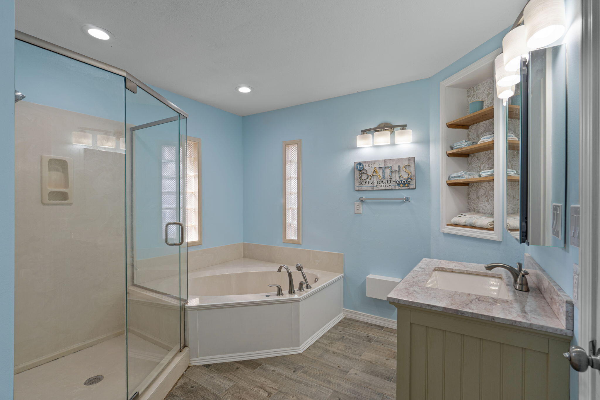 LAKESIDE EAST - Residential