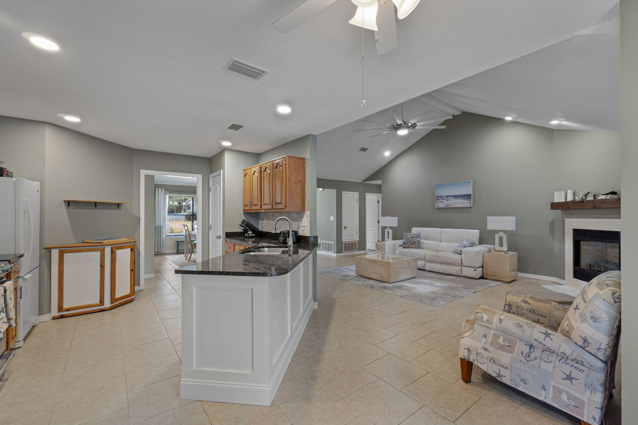 LAKESIDE EAST - Residential