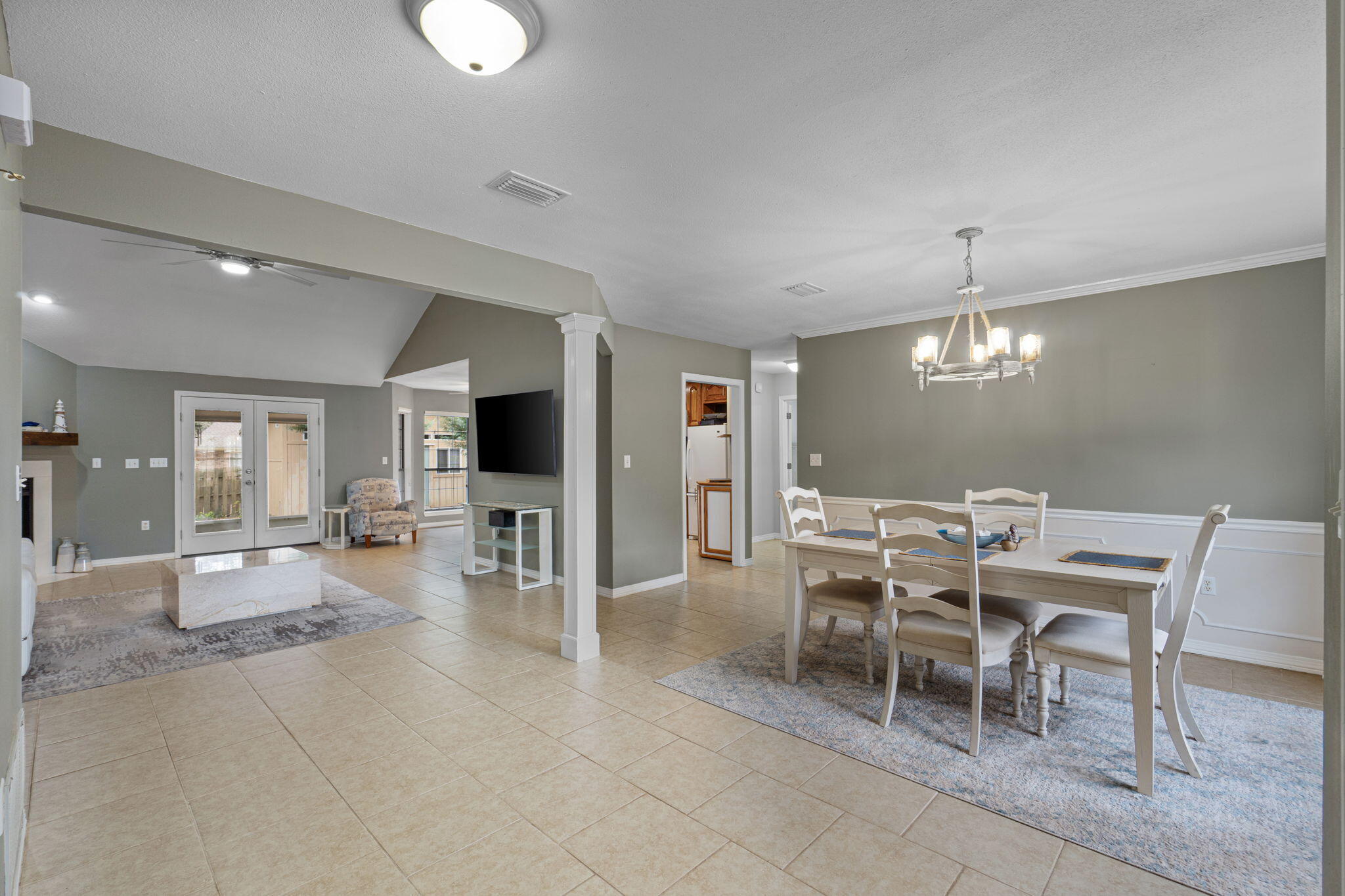 LAKESIDE EAST - Residential