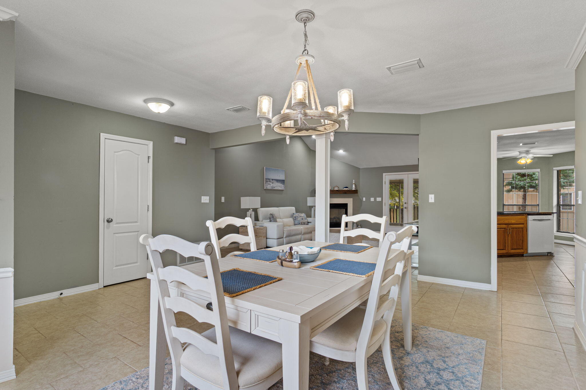 LAKESIDE EAST - Residential