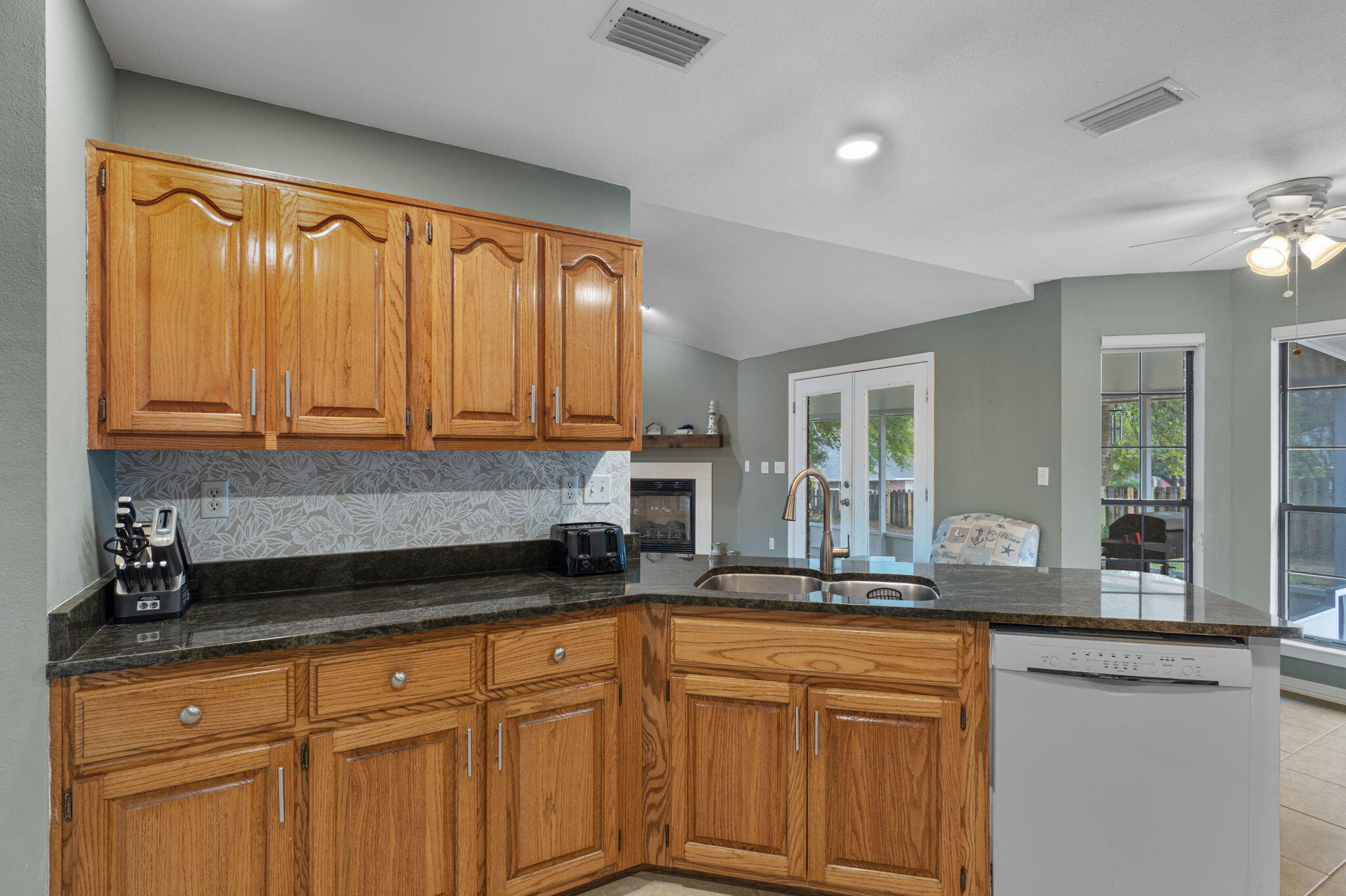 LAKESIDE EAST - Residential