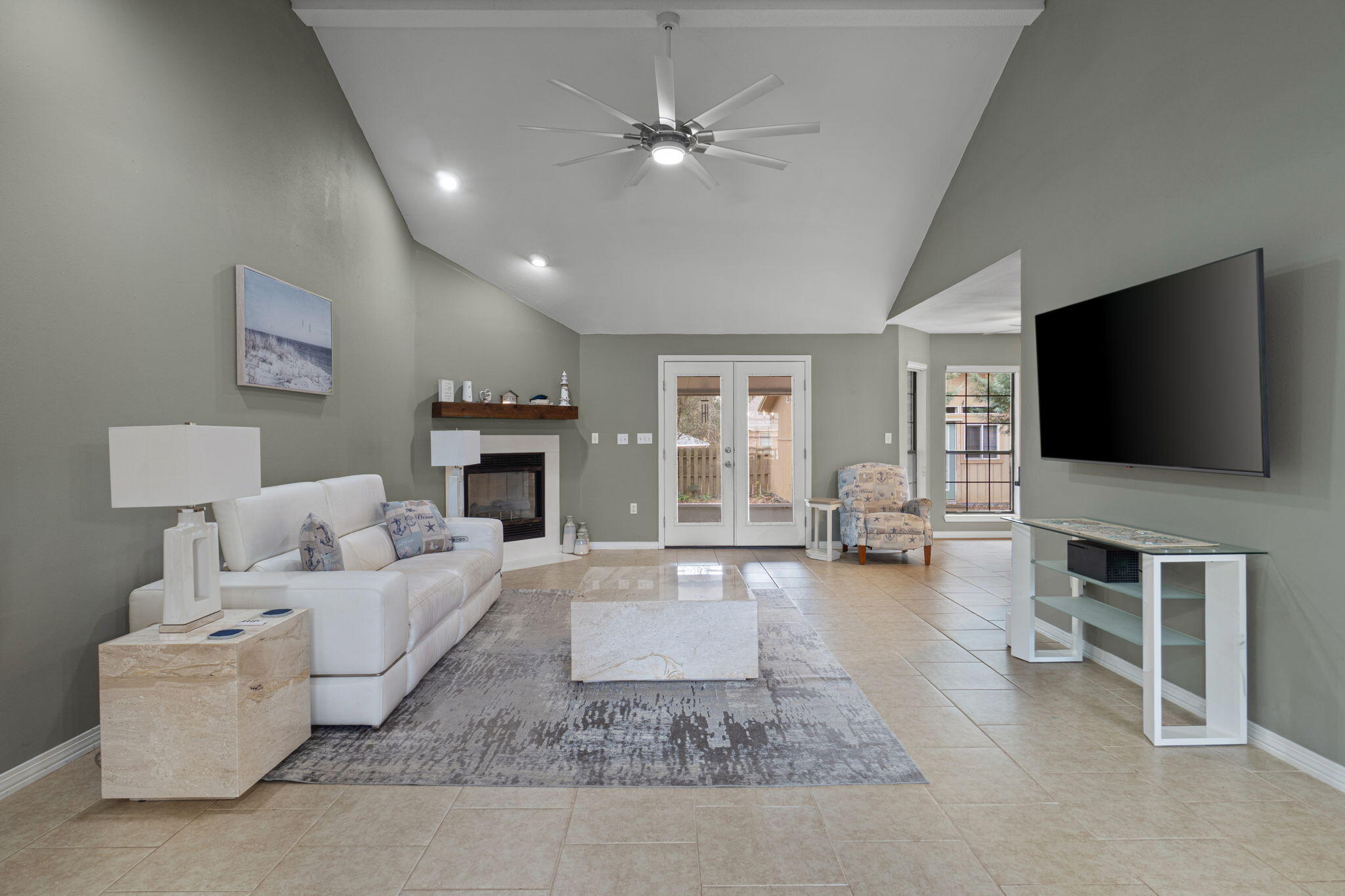 LAKESIDE EAST - Residential