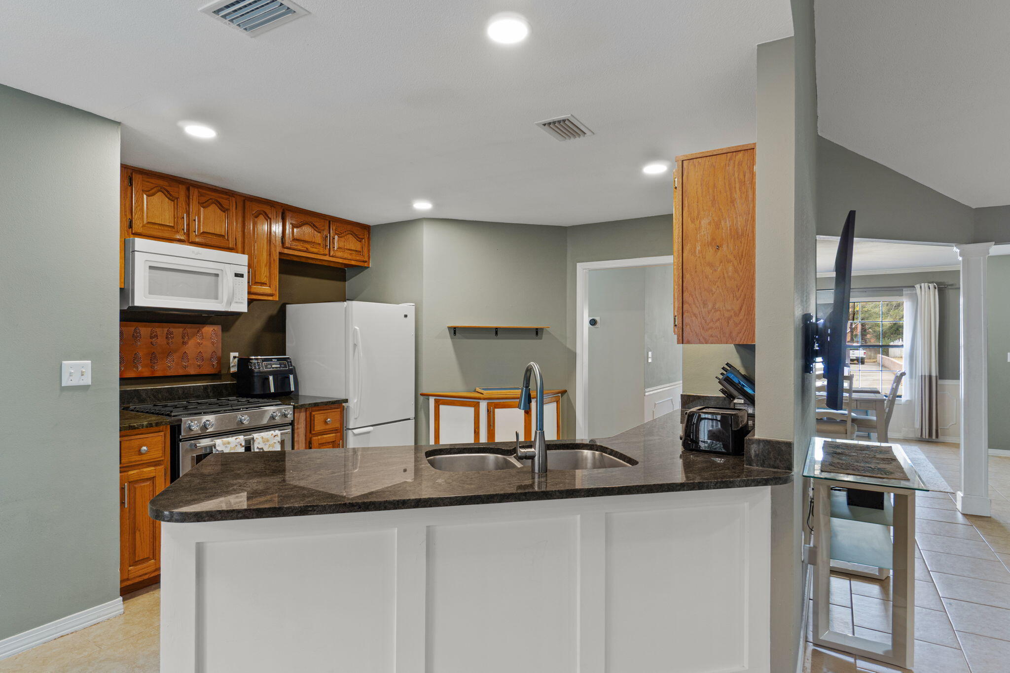 LAKESIDE EAST - Residential