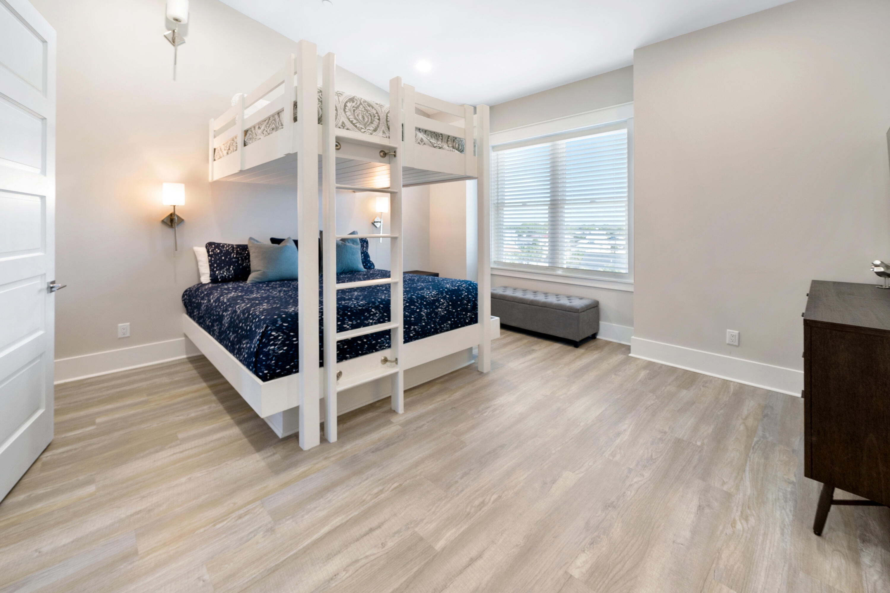 CRESCENT BEACH UNIT 1 - Residential