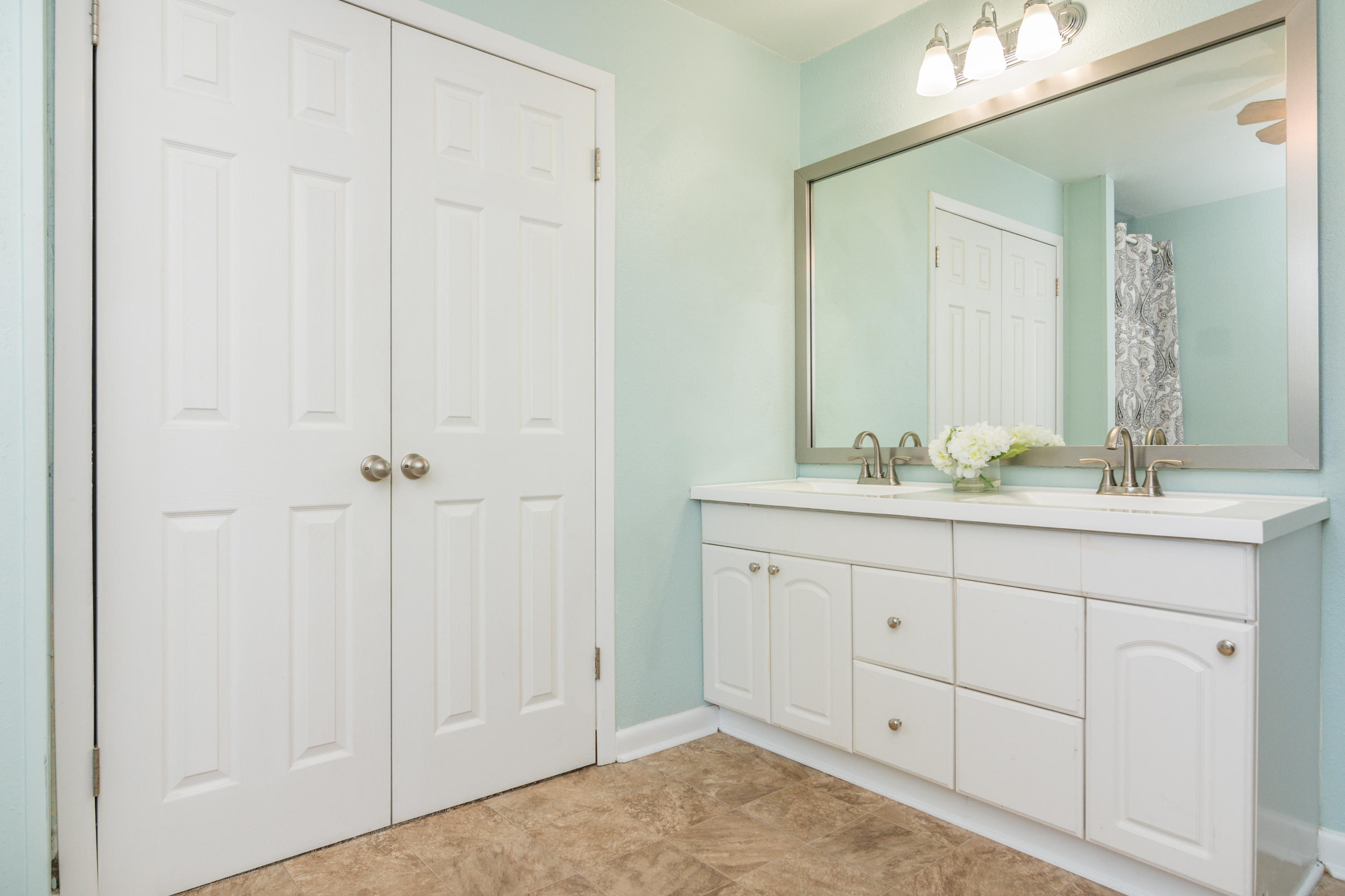 LAUREL HILL - Residential