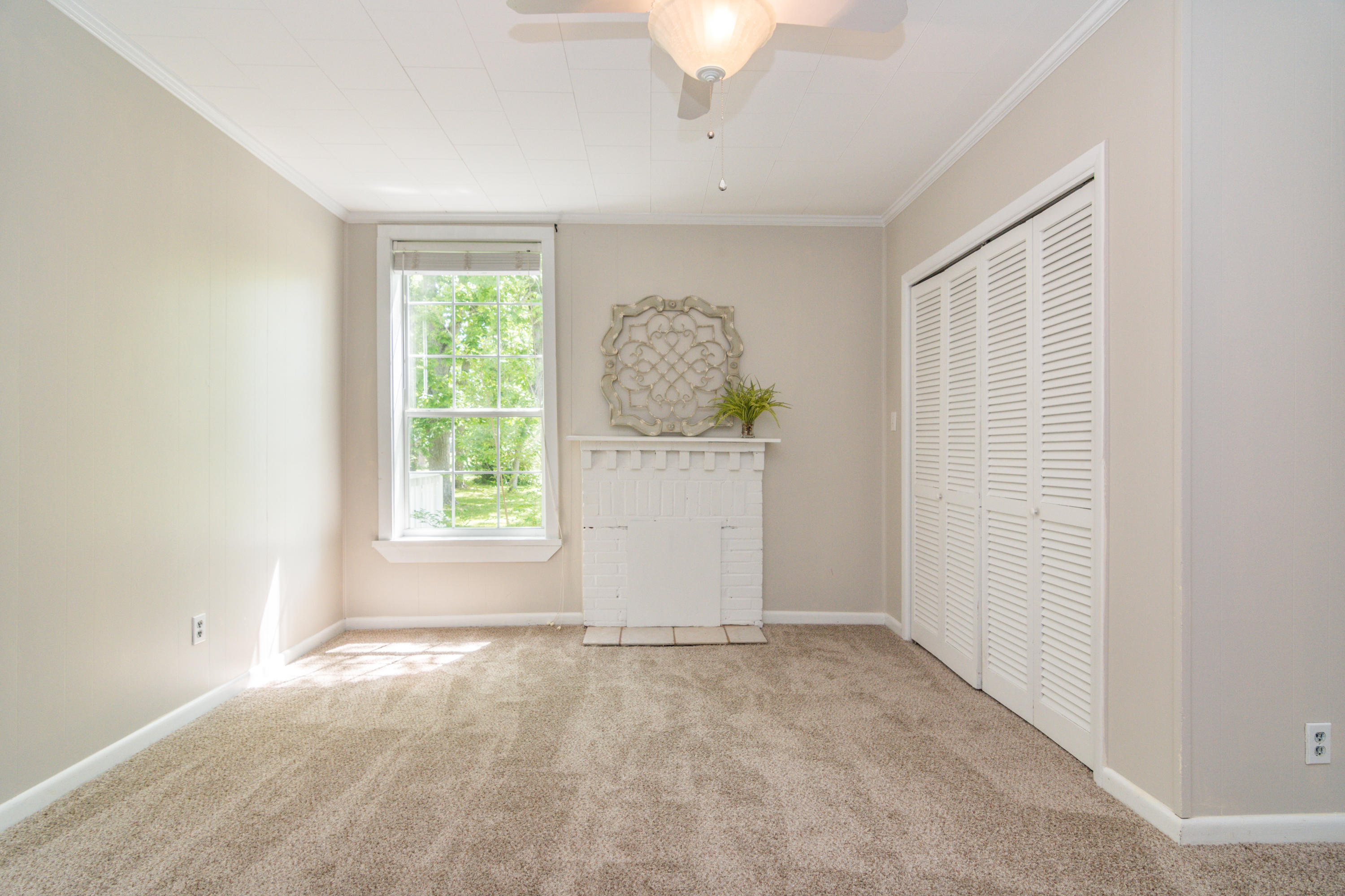 LAUREL HILL - Residential