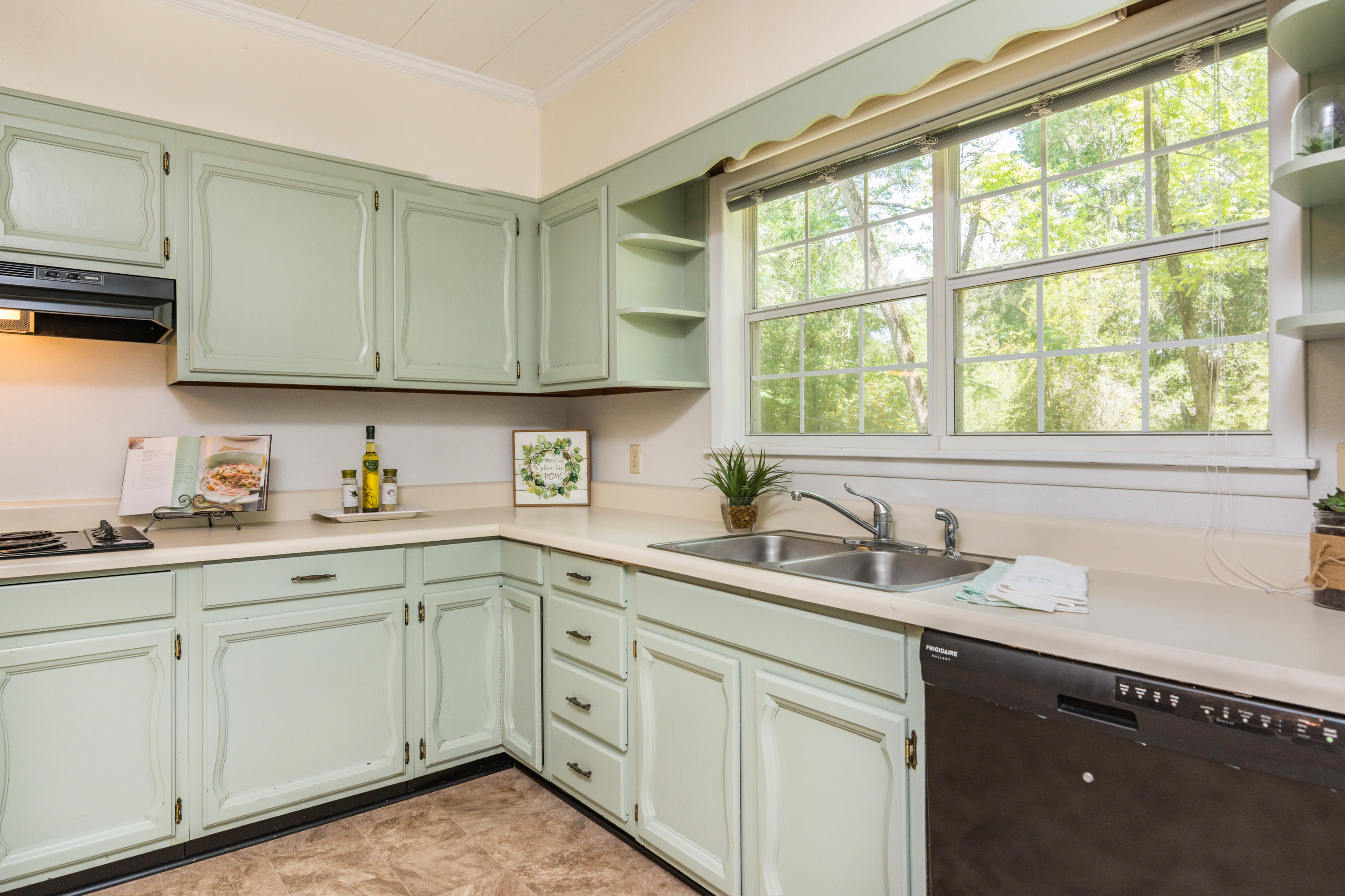 LAUREL HILL - Residential