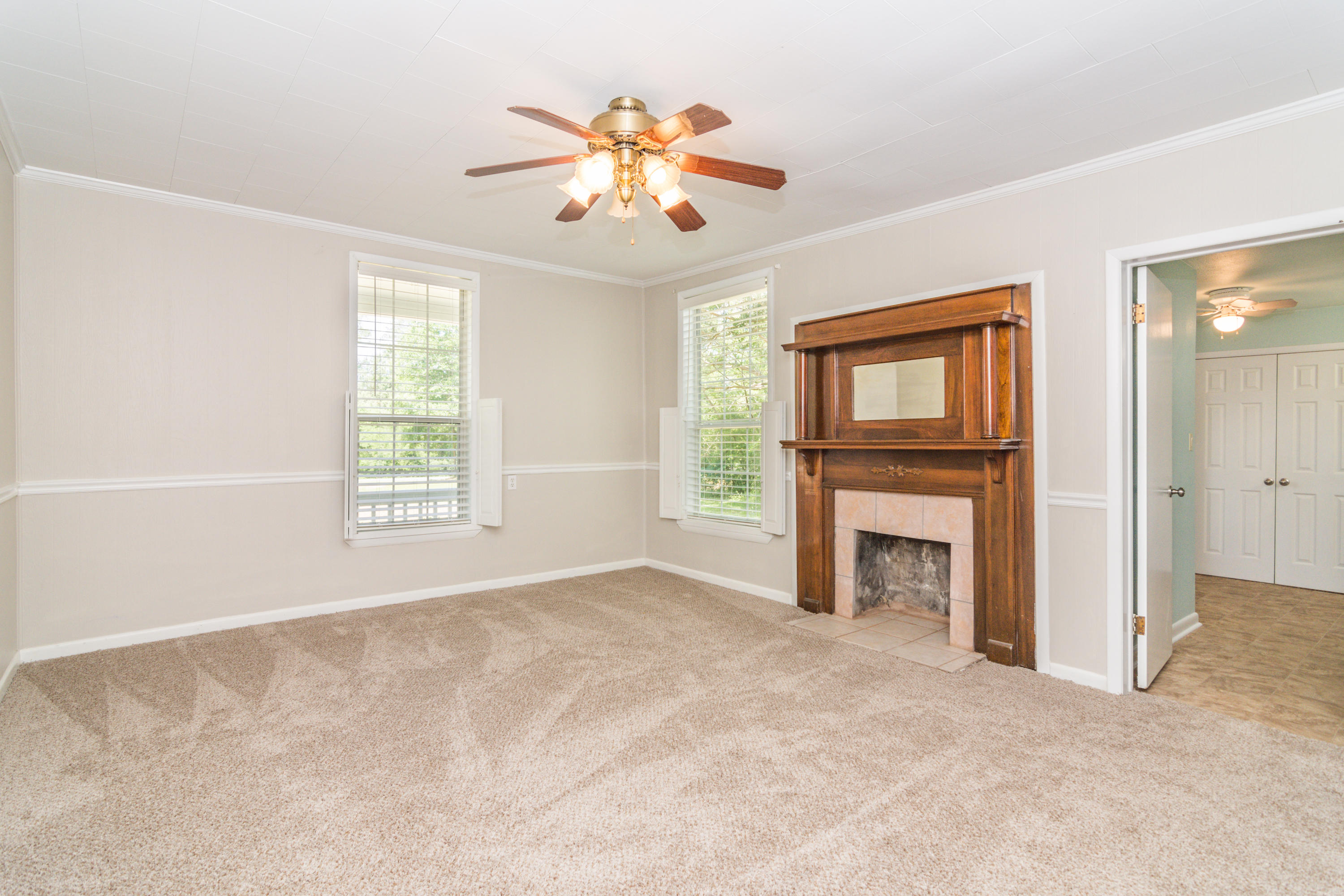 LAUREL HILL - Residential