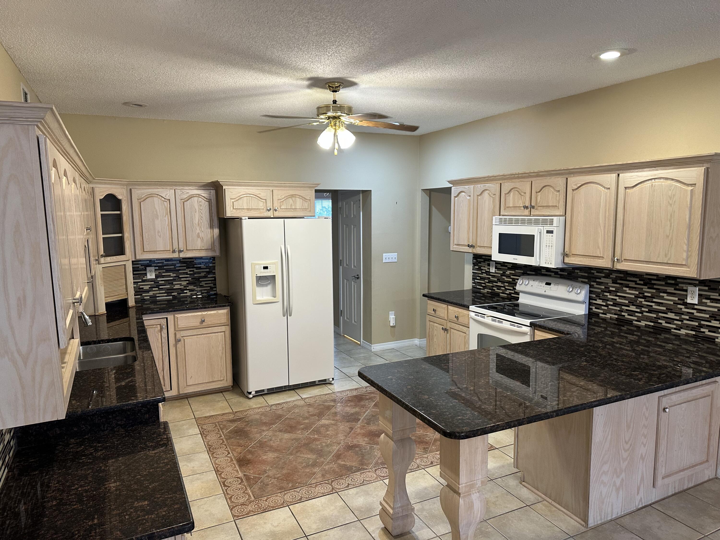 EMERALD BAY PH 1A - Residential Lease