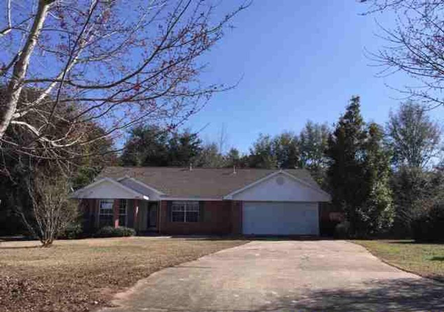 Spacious 3 Bd / 2 Ba home in Plantation Creek offers lots of potential for starter home. Large great room offers laminate flooring, kitchen has lots of counter top space with breakfast bar. Master suite features double vanity & large walk in closet. Don't miss out on this great opportunity. Buyers may escrow funds for repairs after the close of escrow & the amount is added to the loan balance of the standard FHA Financing (203b). Please see attached Repair Escrow & PCR for details. Available to Owner Occupants for 15 days from list date.