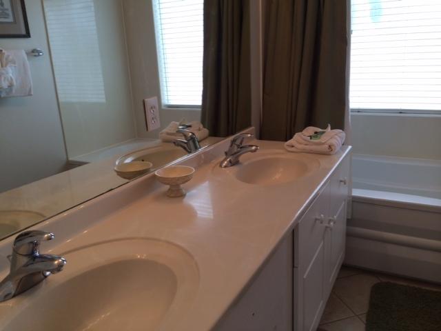 EMERALD WATERS - Residential