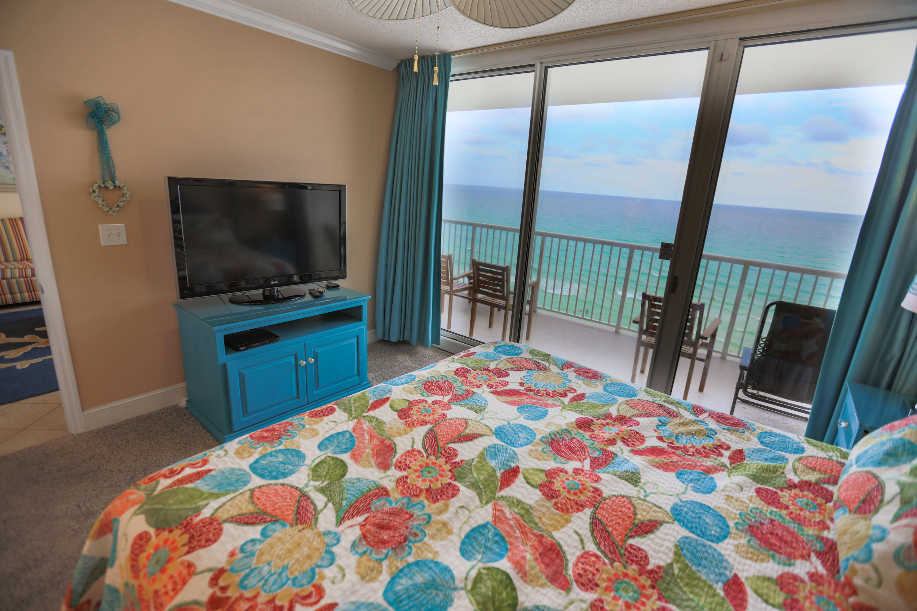 MAJESTIC BEACH TOWERS I - Residential