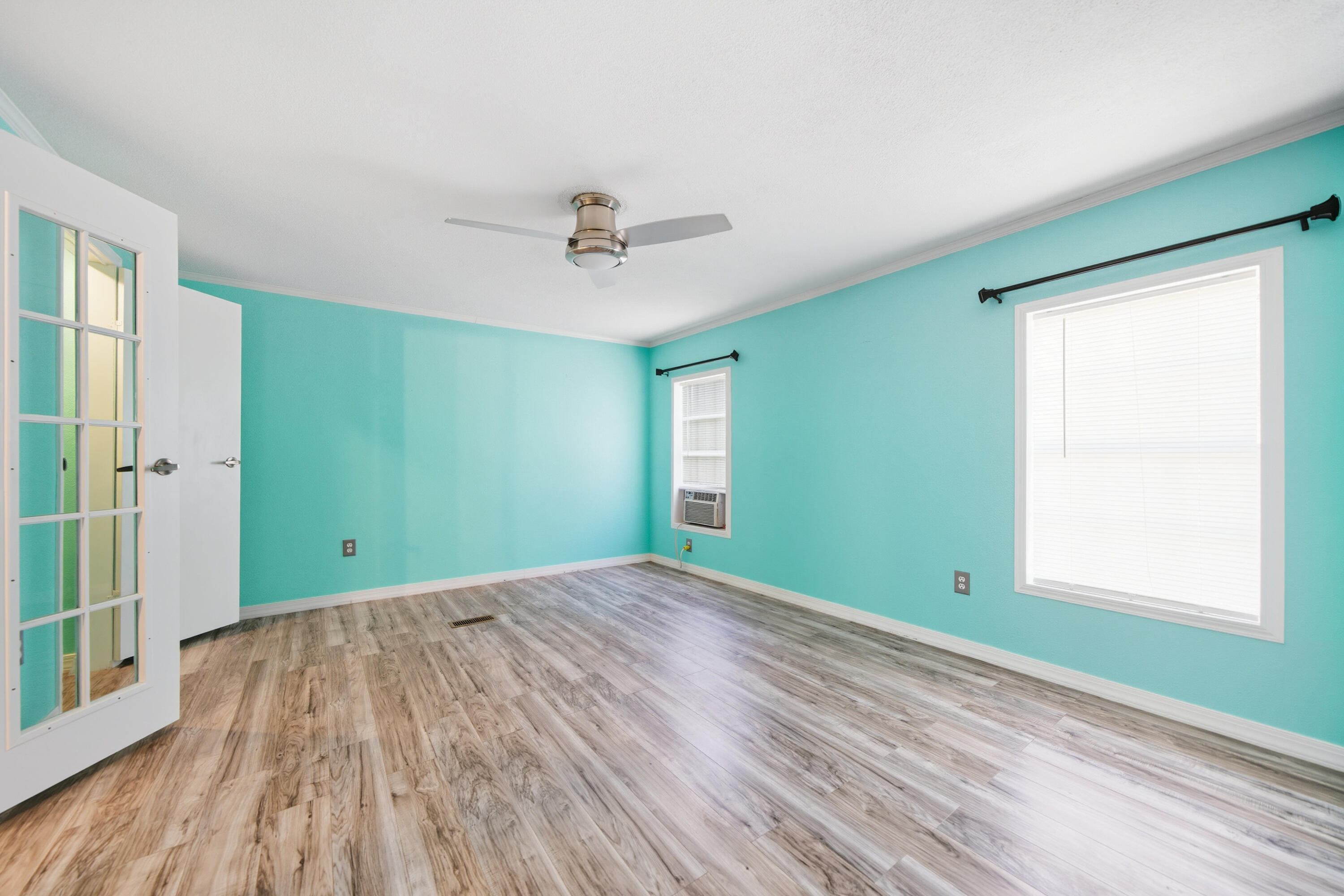 OAKWOOD LAKES ESTATES - Residential