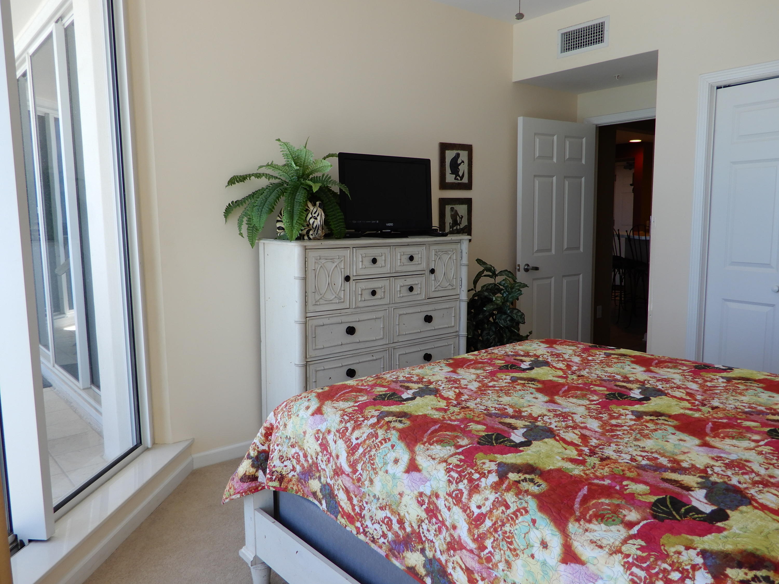 SILVER BEACH TOWERS West - Residential