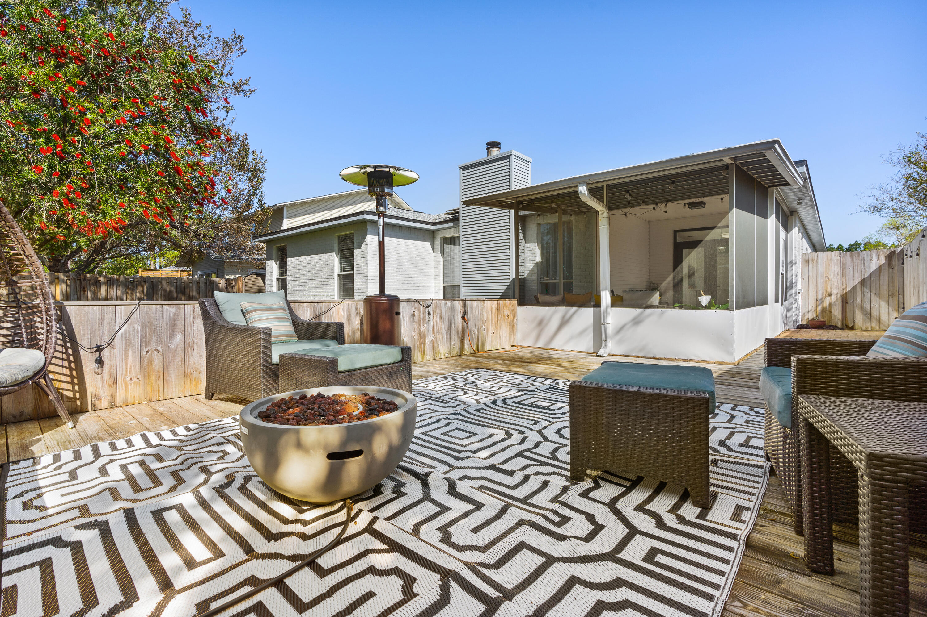 Calle Escada - Residential