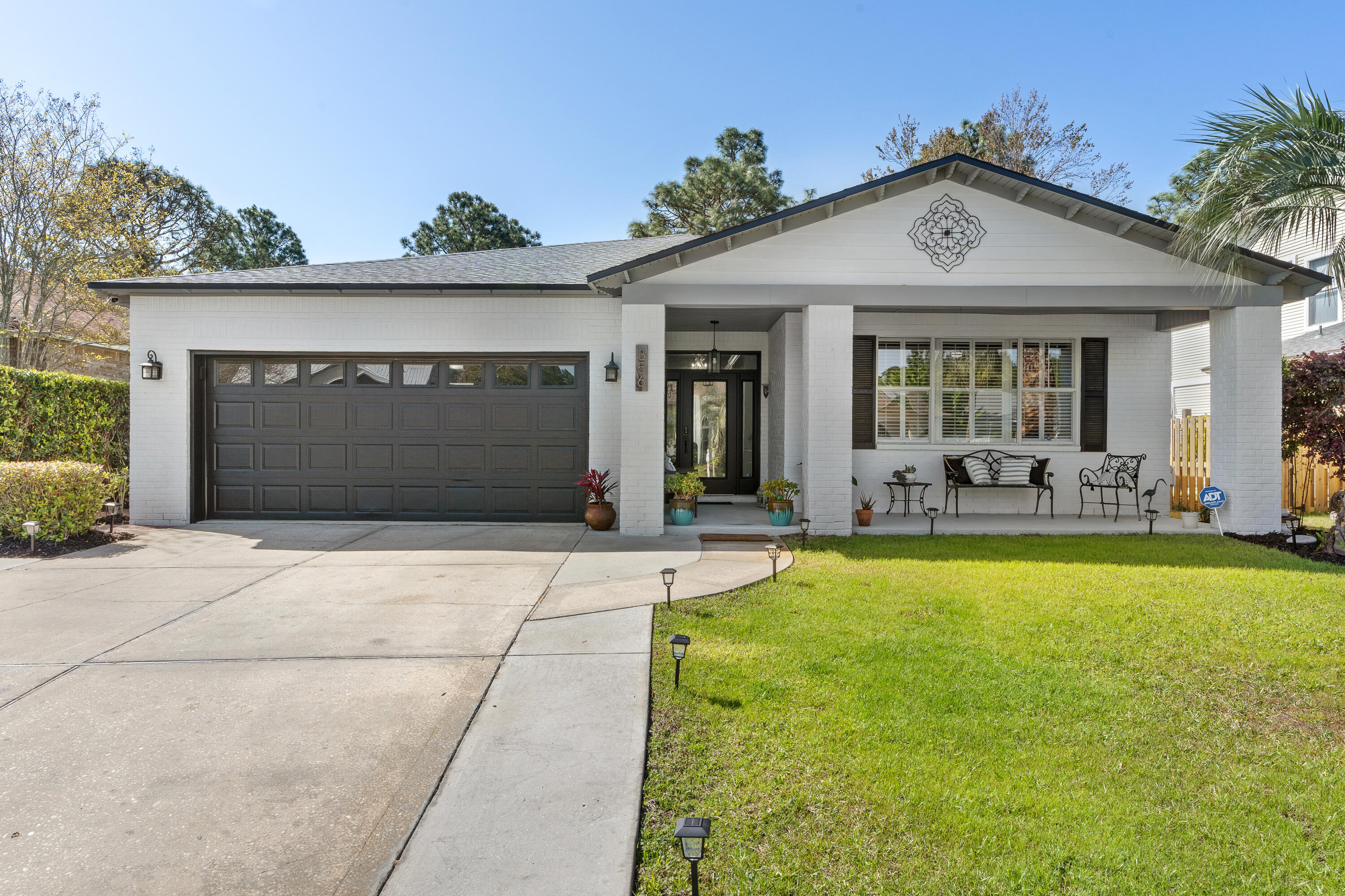 Calle Escada - Residential