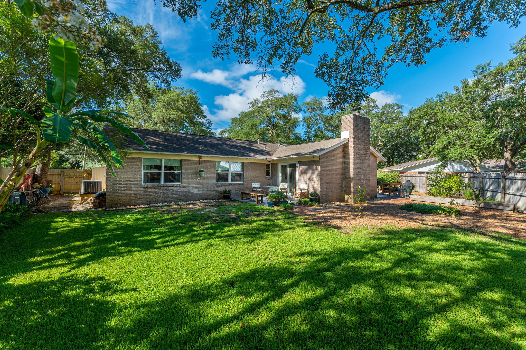 ELLIOTTS POINT 11TH ADDN - Residential