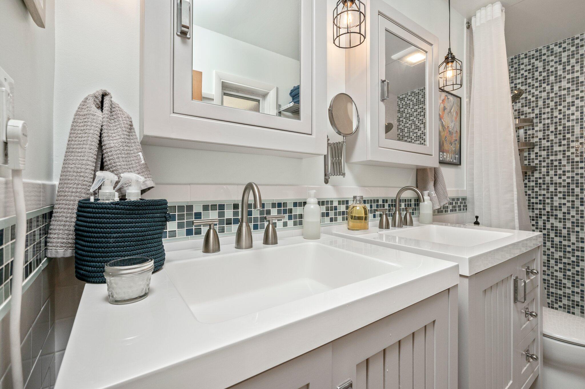 ELLIOTTS POINT 11TH ADDN - Residential