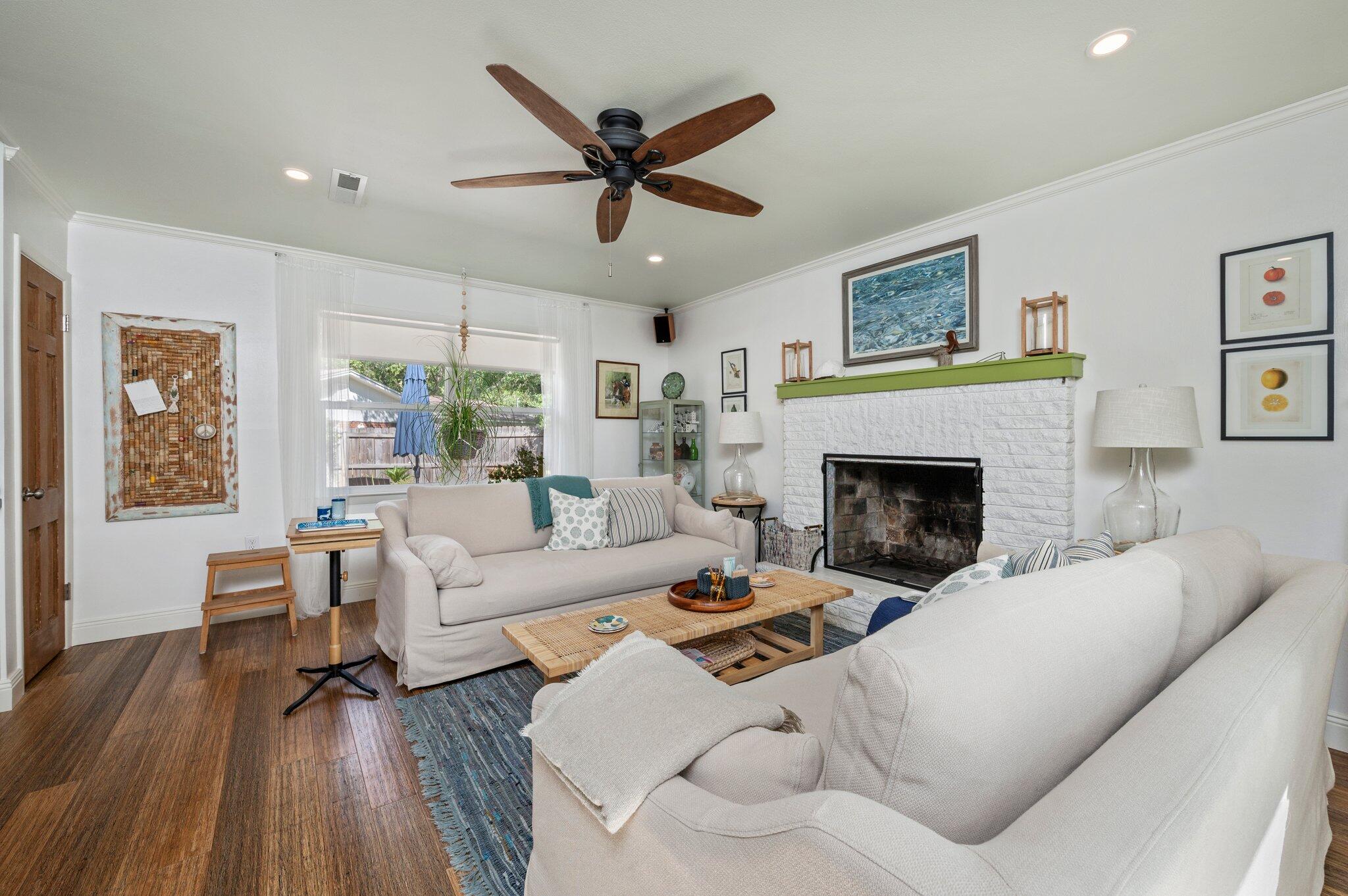 ELLIOTTS POINT 11TH ADDN - Residential