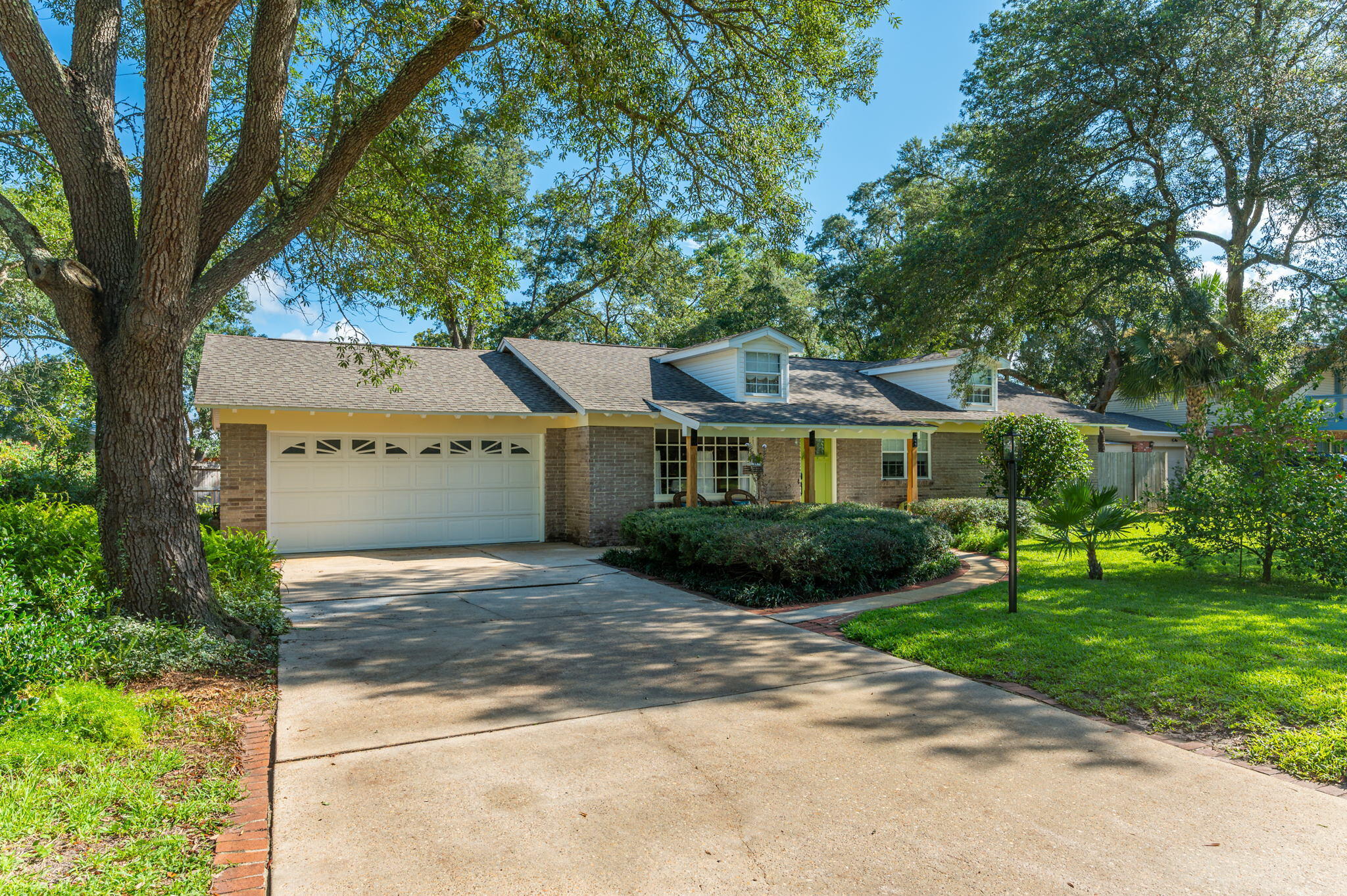 ELLIOTTS POINT 11TH ADDN - Residential