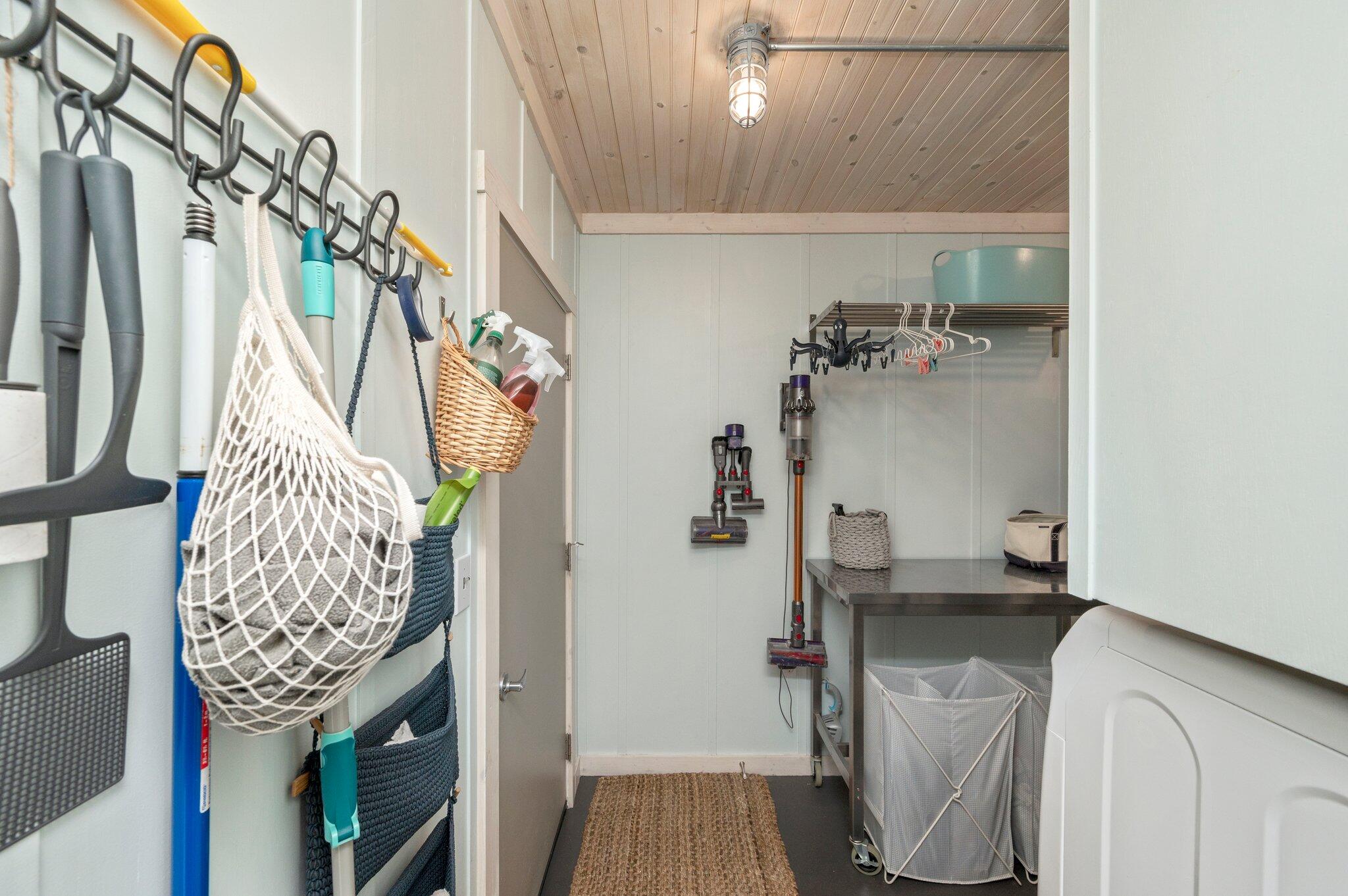 ELLIOTTS POINT 11TH ADDN - Residential