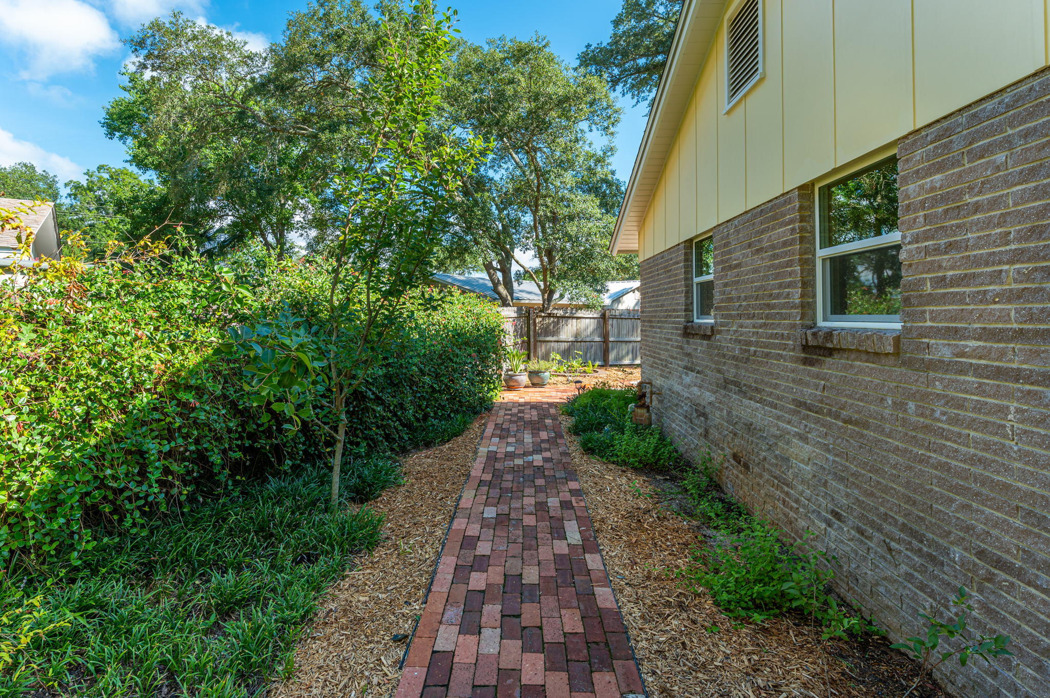 ELLIOTTS POINT 11TH ADDN - Residential