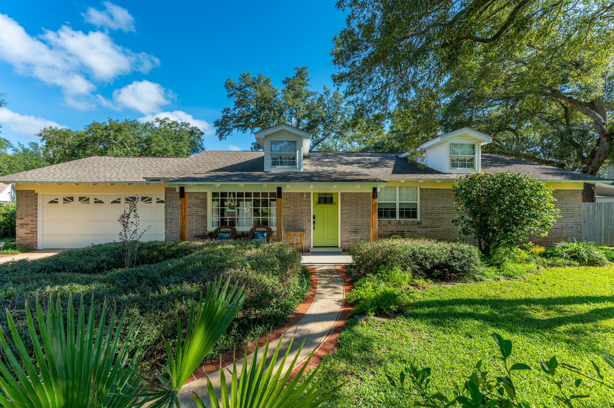 ELLIOTTS POINT 11TH ADDN - Residential