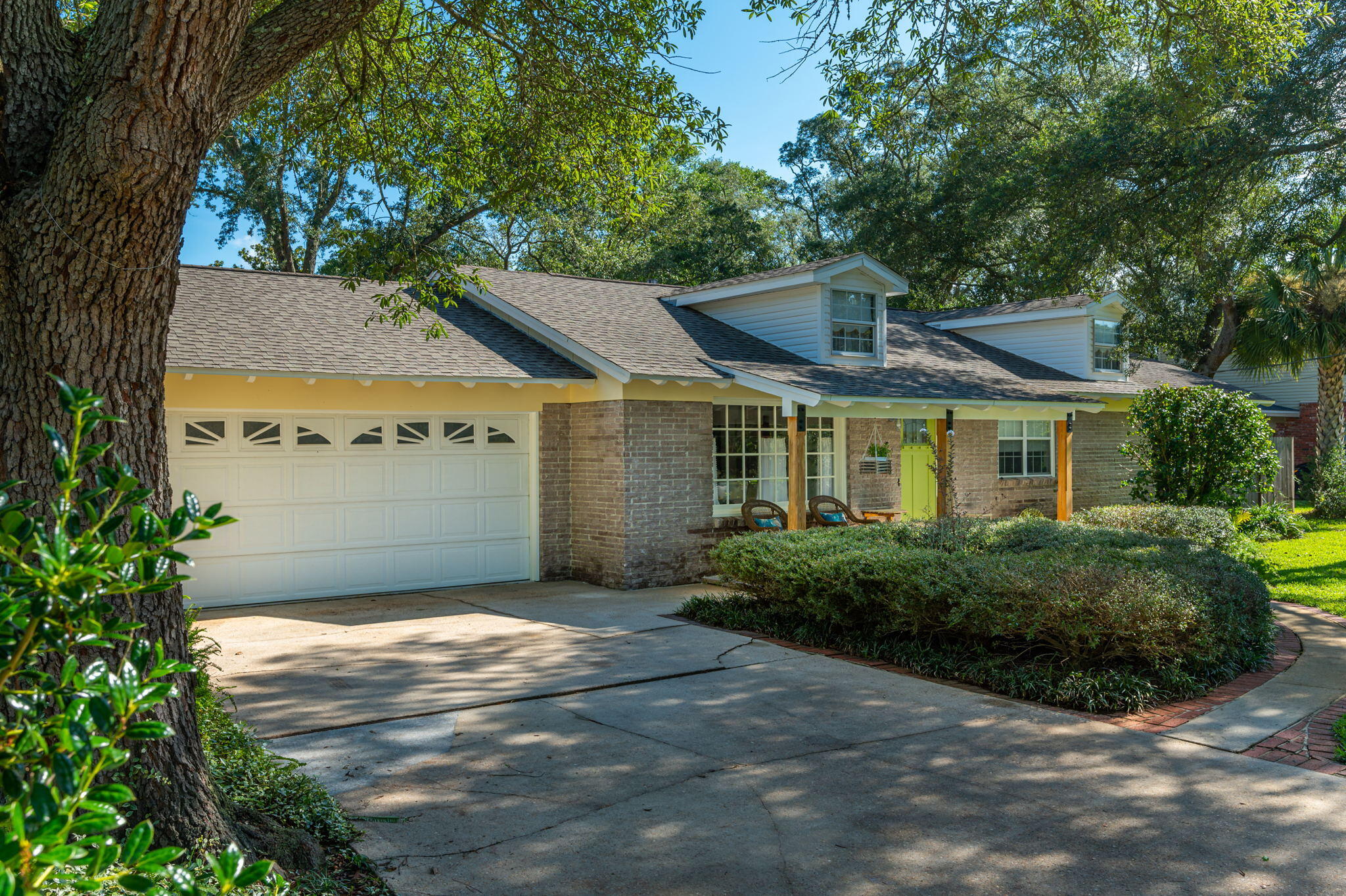 ELLIOTTS POINT 11TH ADDN - Residential