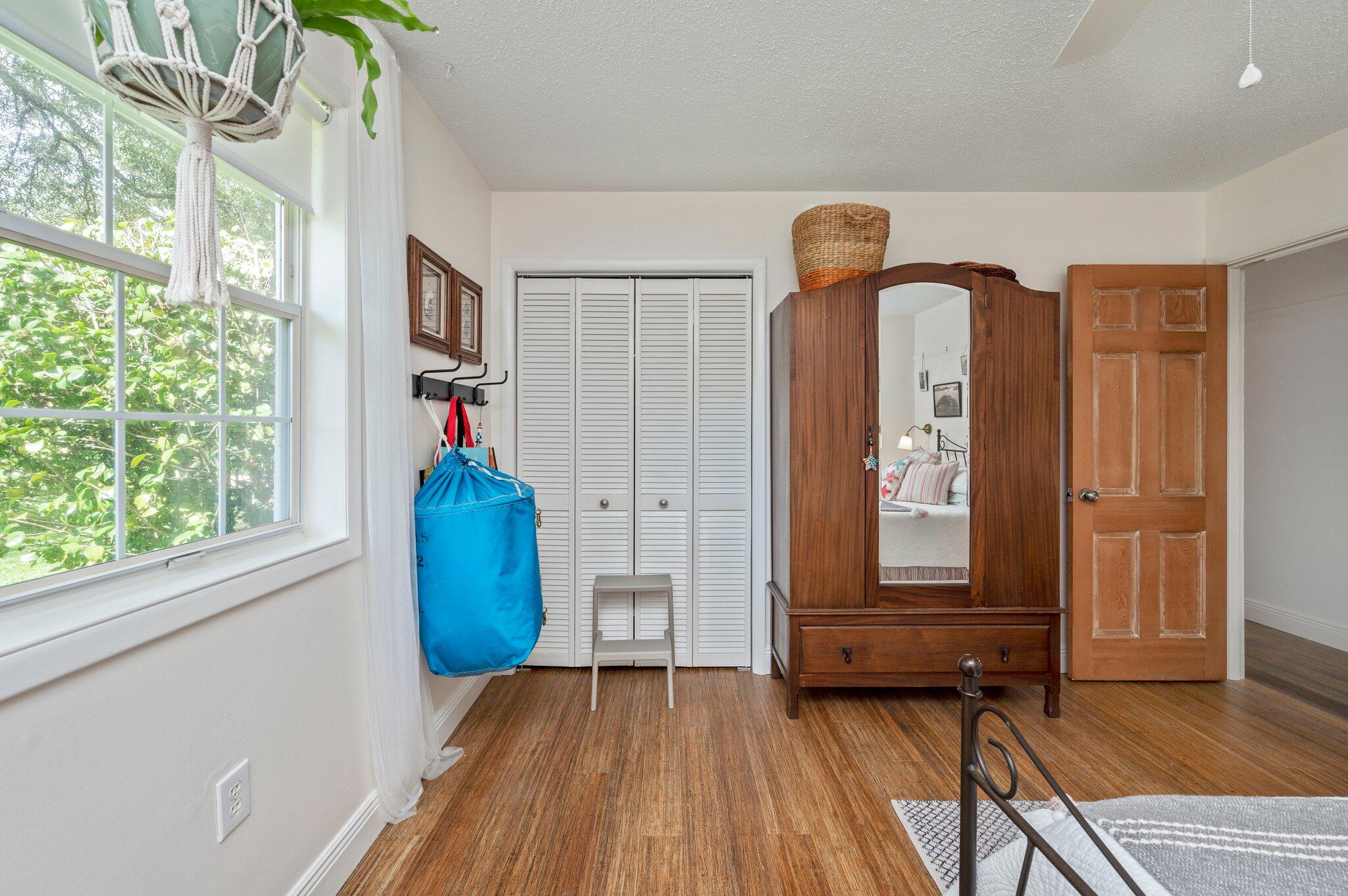 ELLIOTTS POINT 11TH ADDN - Residential