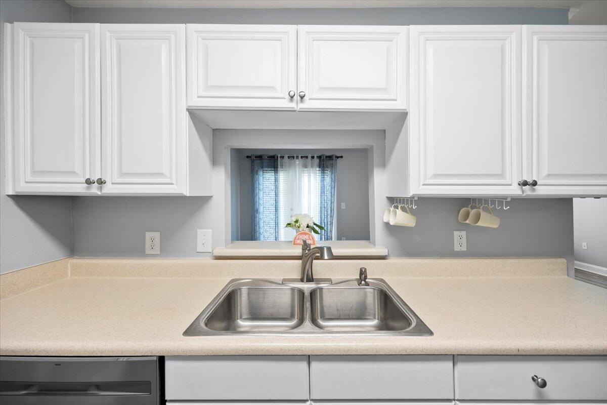 EAGLES LANDING T/H LOT 6 BLK V - Residential