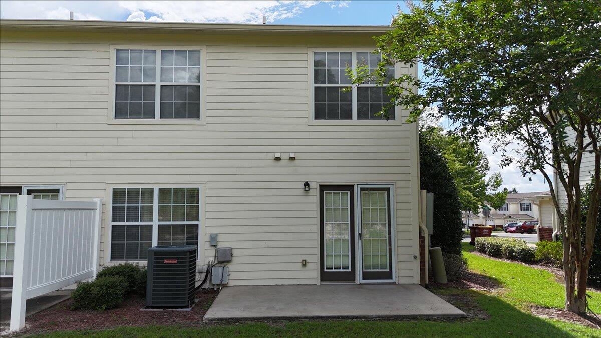 EAGLES LANDING T/H LOT 6 BLK V - Residential