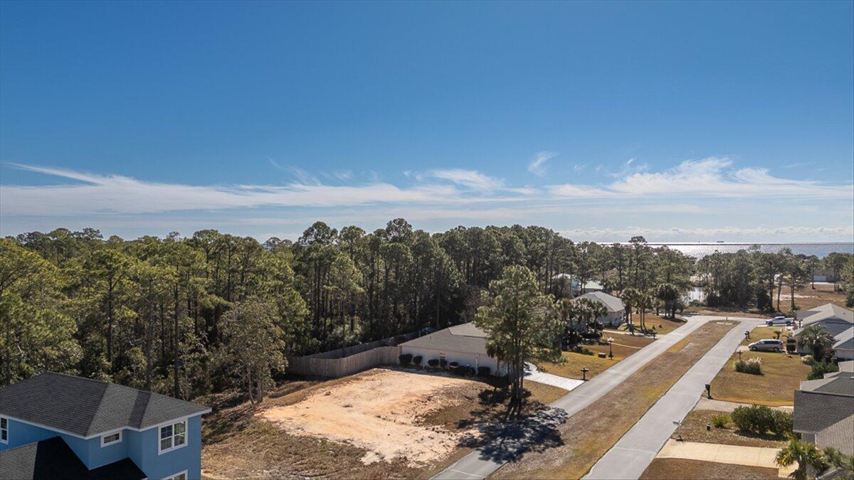 SMUGGLERS COVE - Residential