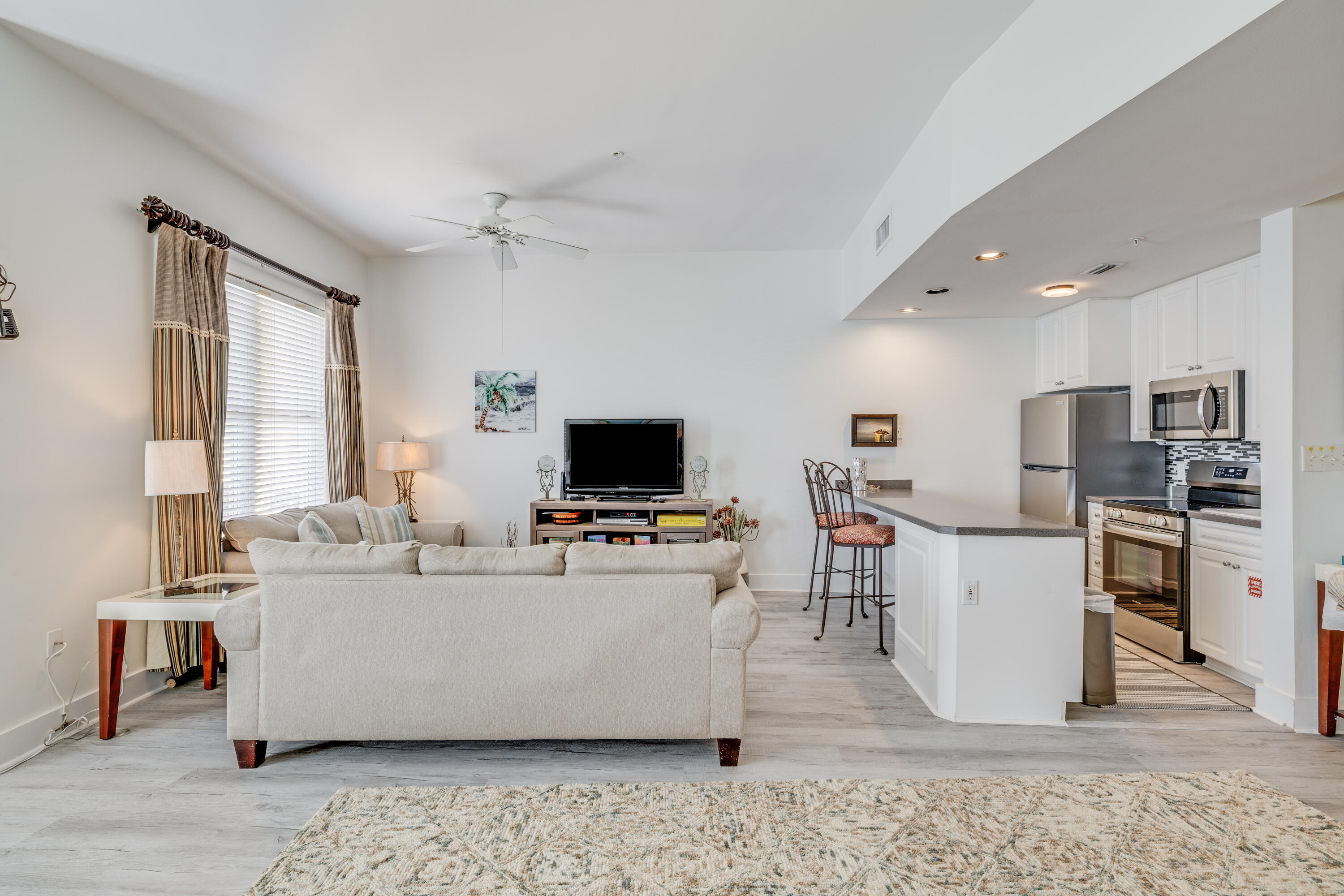 INN AT GULF PLACE - Residential