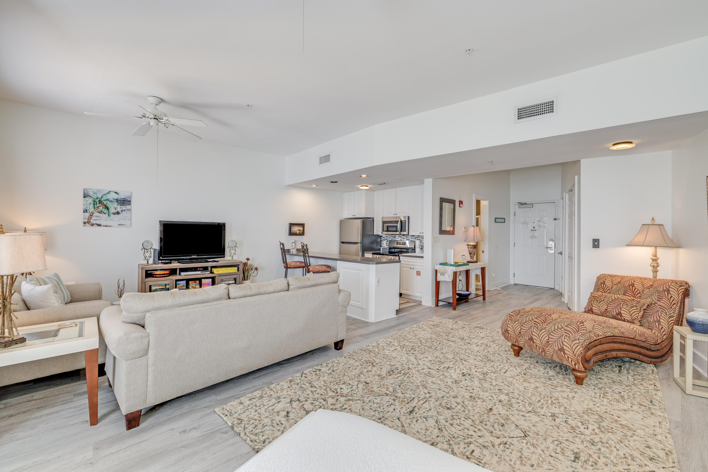 INN AT GULF PLACE - Residential