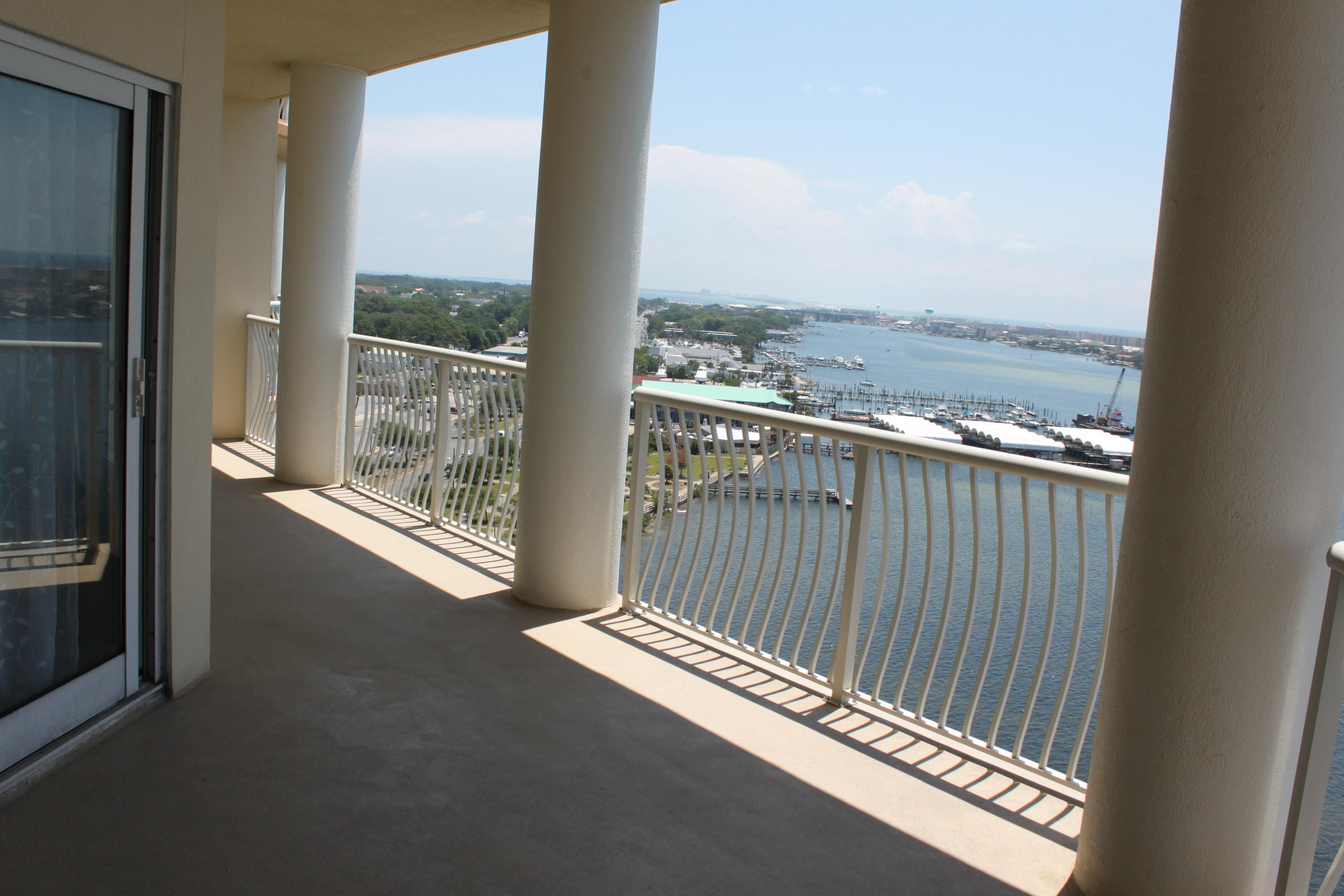 PRESIDIO YACHT CLUB - Residential