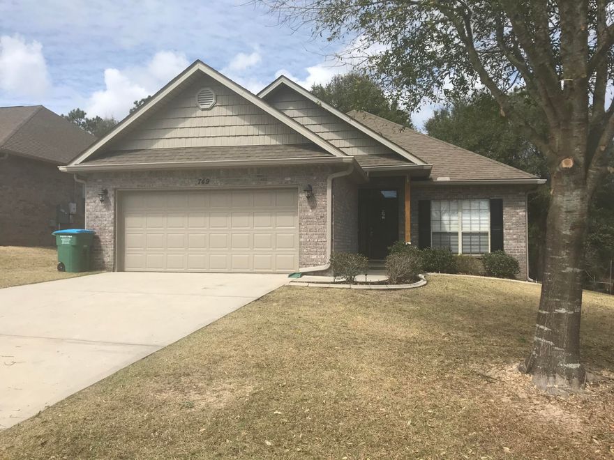 South of the interstate.  Located in the very desirable Rolling Ridge Subdivision.  This 3 bedroom 2 bath home is waiting for you.  Cathedral ceiling in the living area make this 22X17 area seem larger.  Primary bedroom boast trayed ceilings and plenty of room for you oversized furniture.  The kitchen boast all matching appliances, island kitchen, breakfast bar and large pantry.