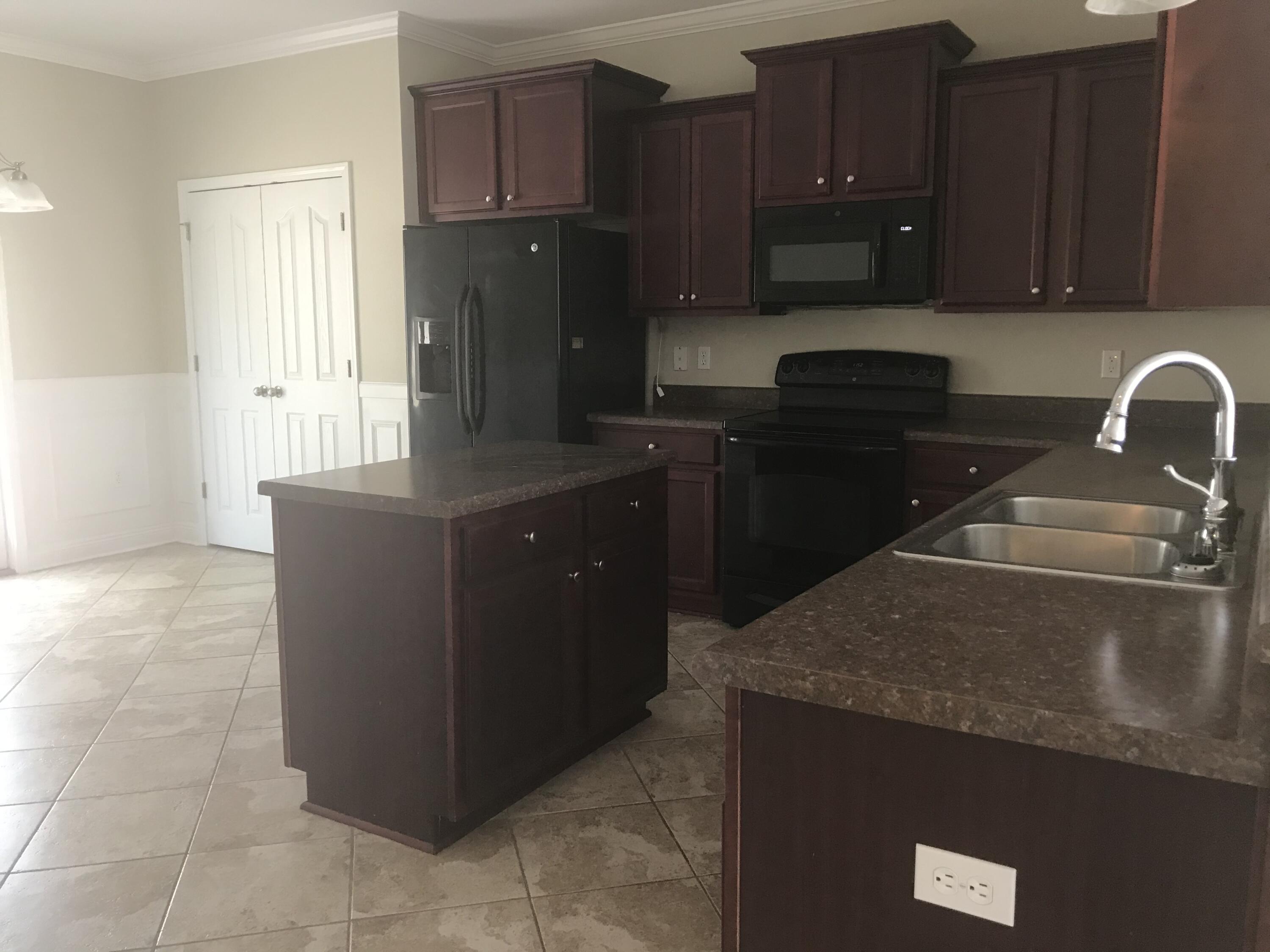 ROLLING RIDGE - Residential Lease