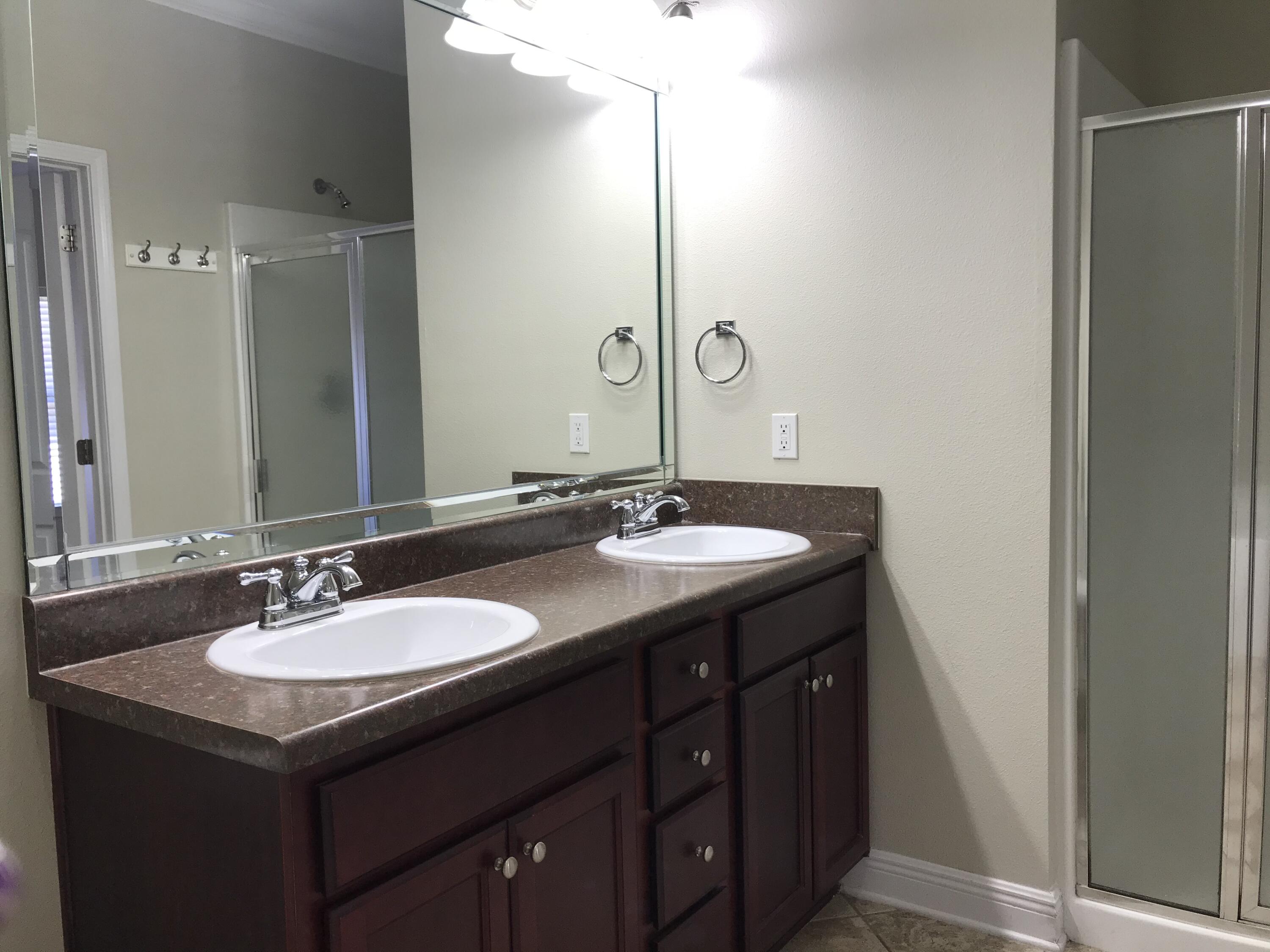ROLLING RIDGE - Residential Lease