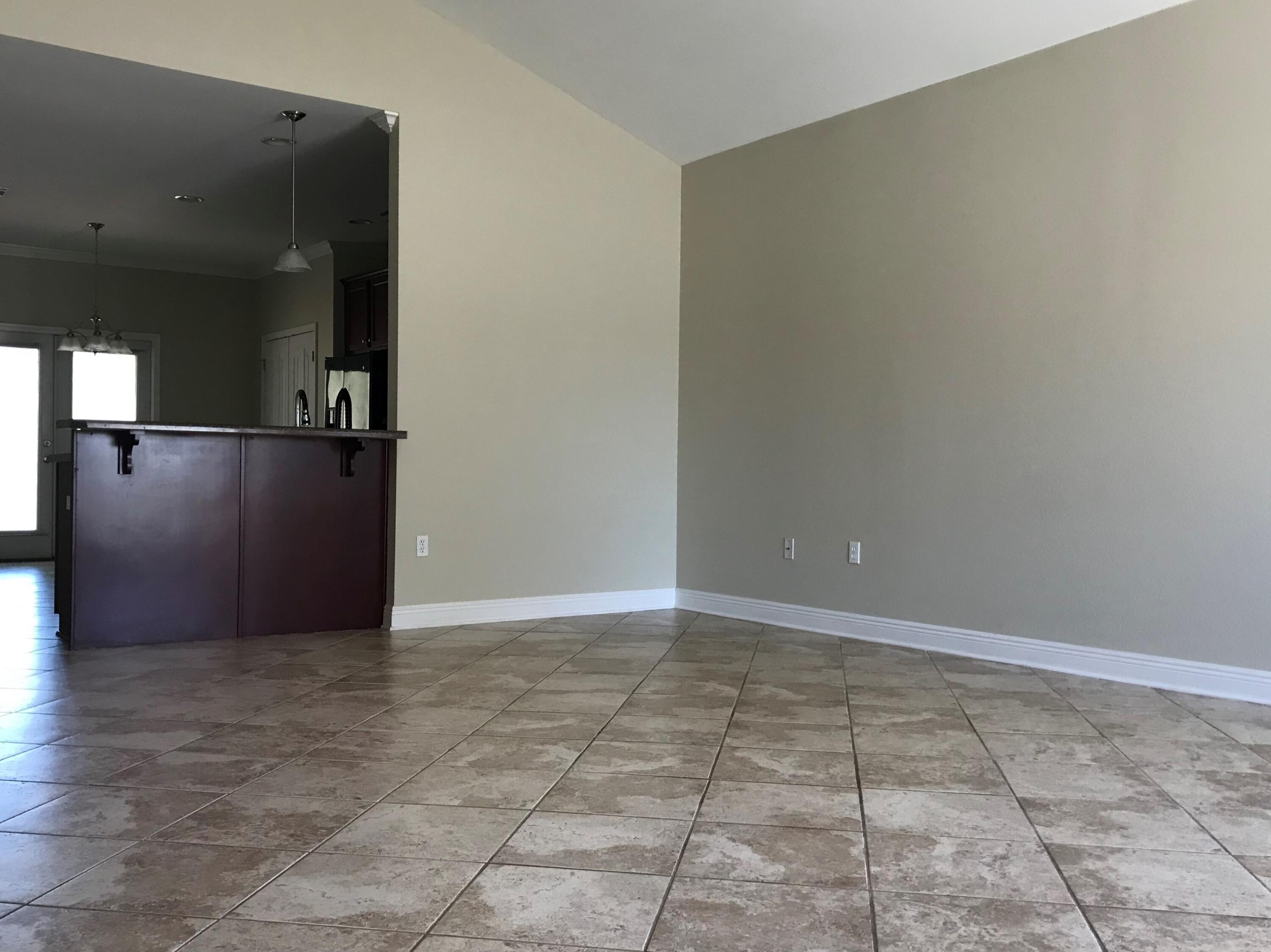 ROLLING RIDGE - Residential Lease
